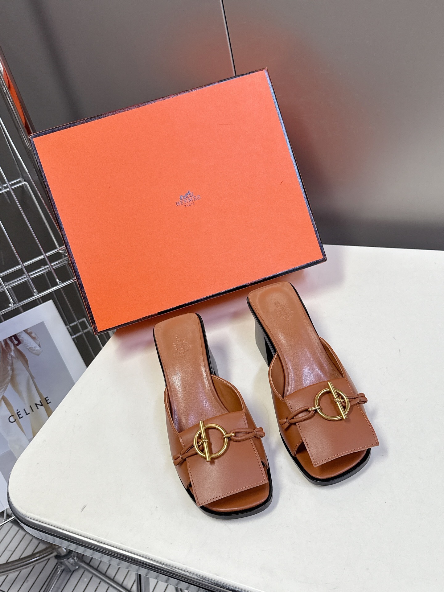 에르메스 봄여름 최신 통굽 슬리퍼