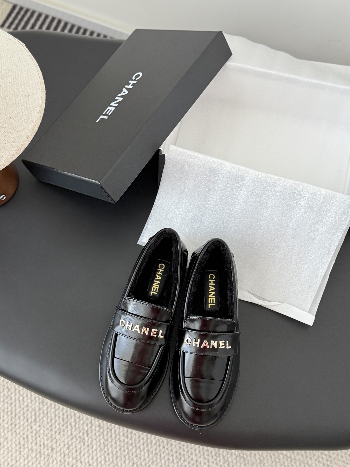 샤넬 25K 신상 뽀글이 로퍼