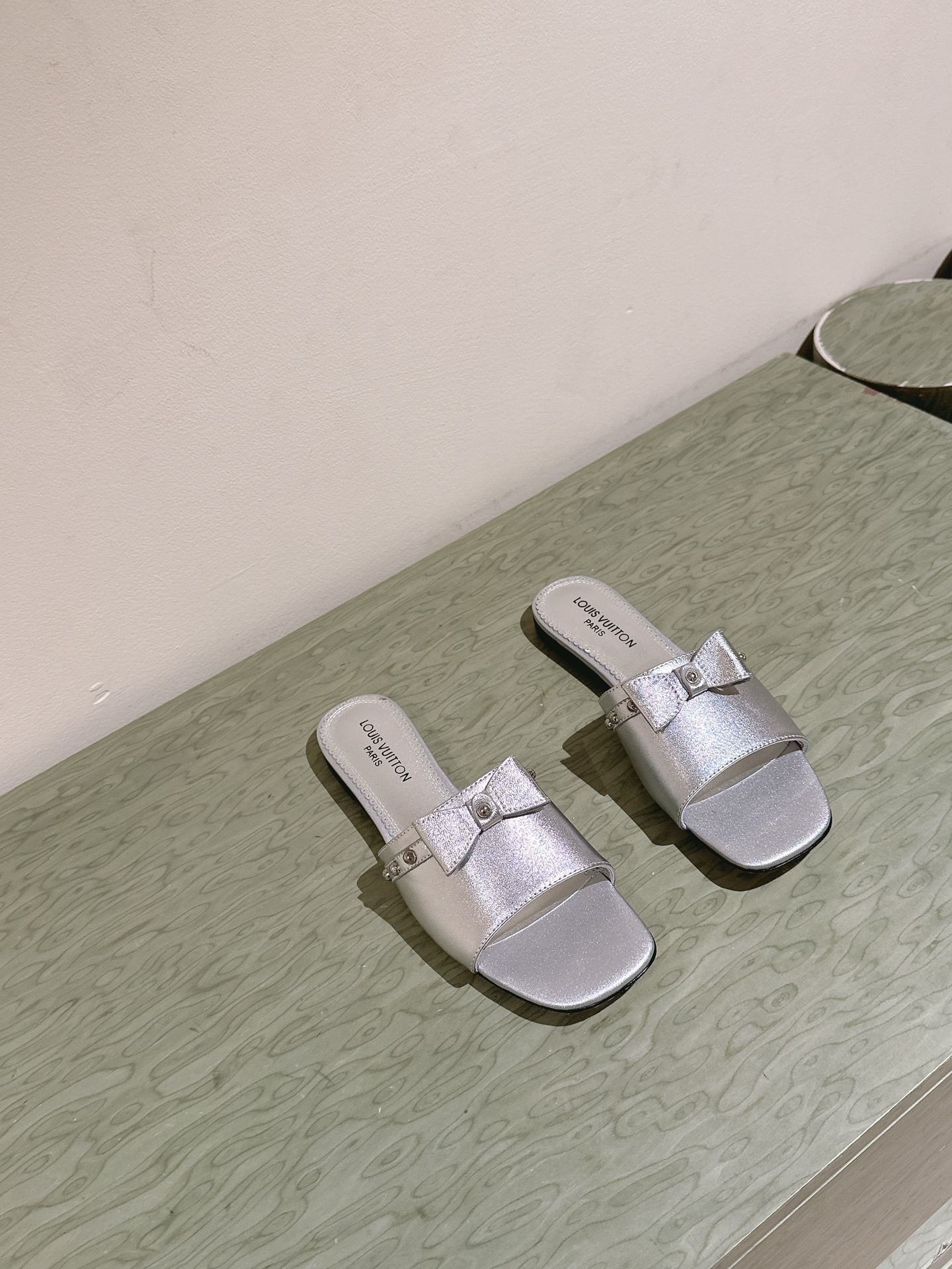 루이비통 신상 new arrival 슬리퍼