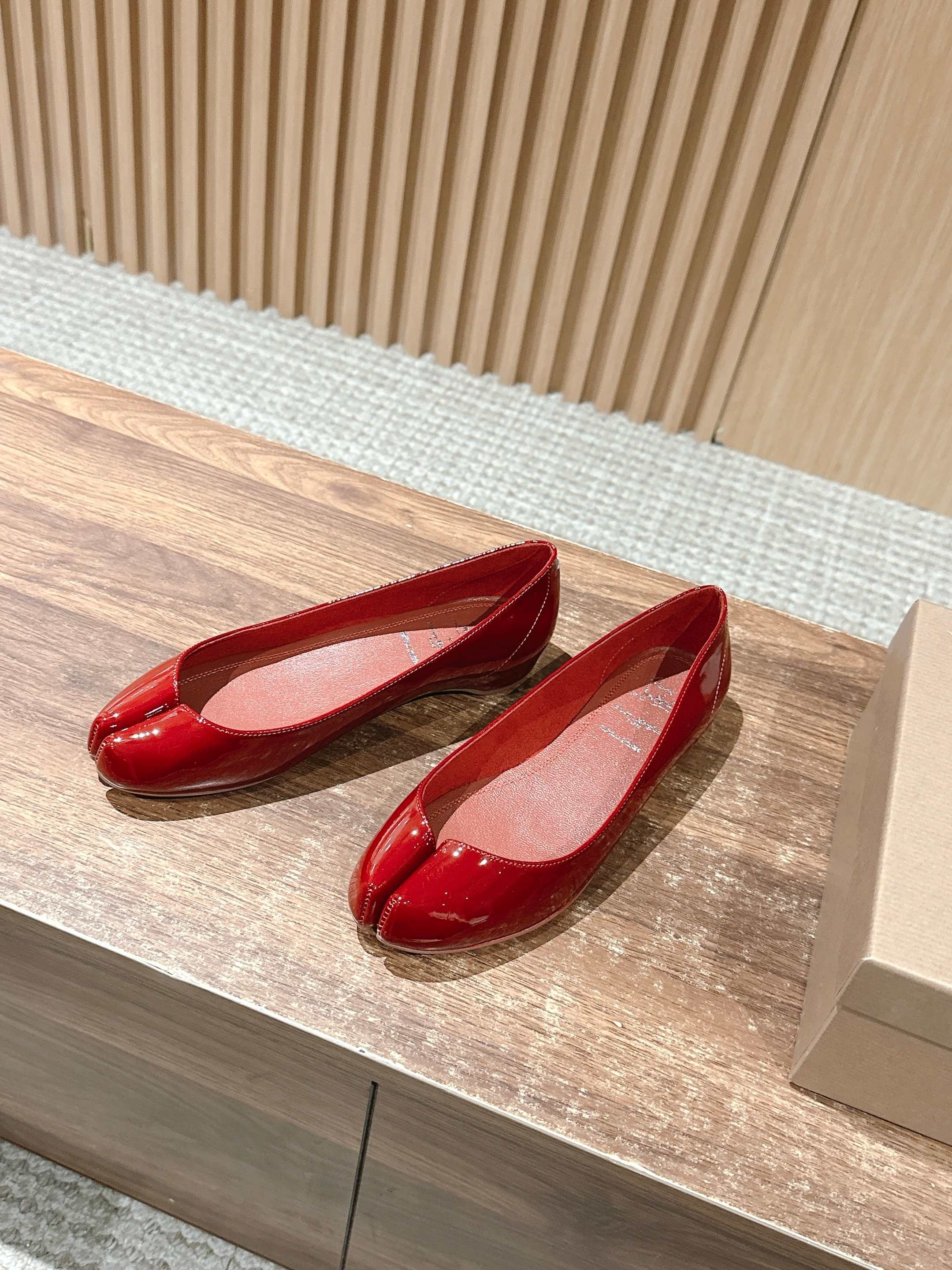 메종마르지엘라  콜라보 토 펌프스