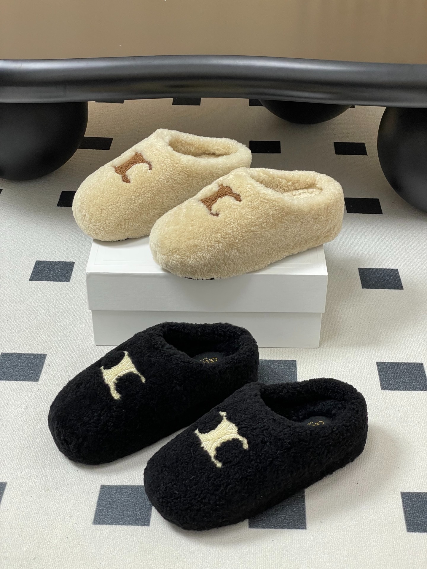 셀린느 25Fw 신상 울반 슬리퍼