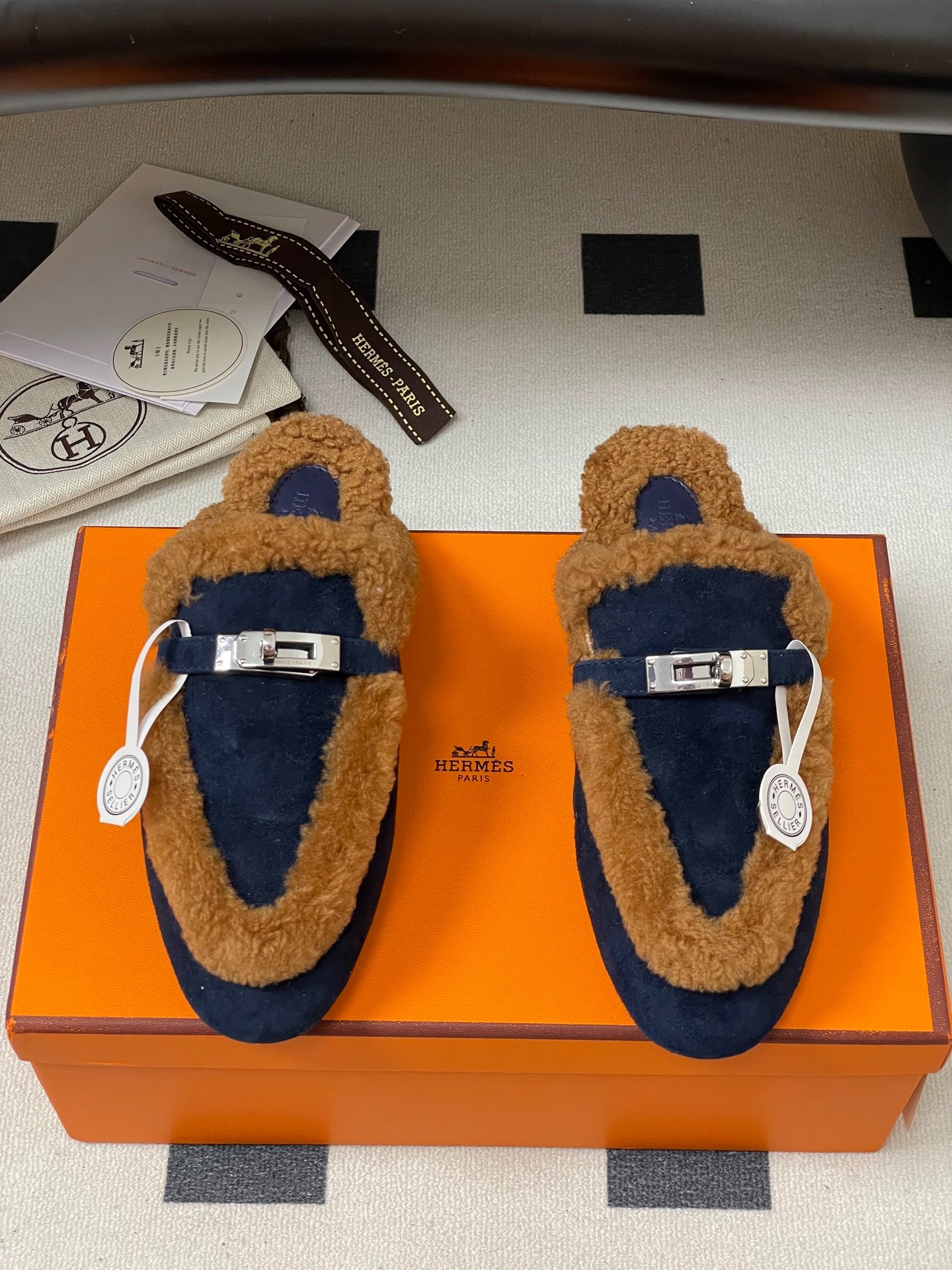 에르메스 오즈울 뮬러 클래식 켈리백 세미슬리퍼