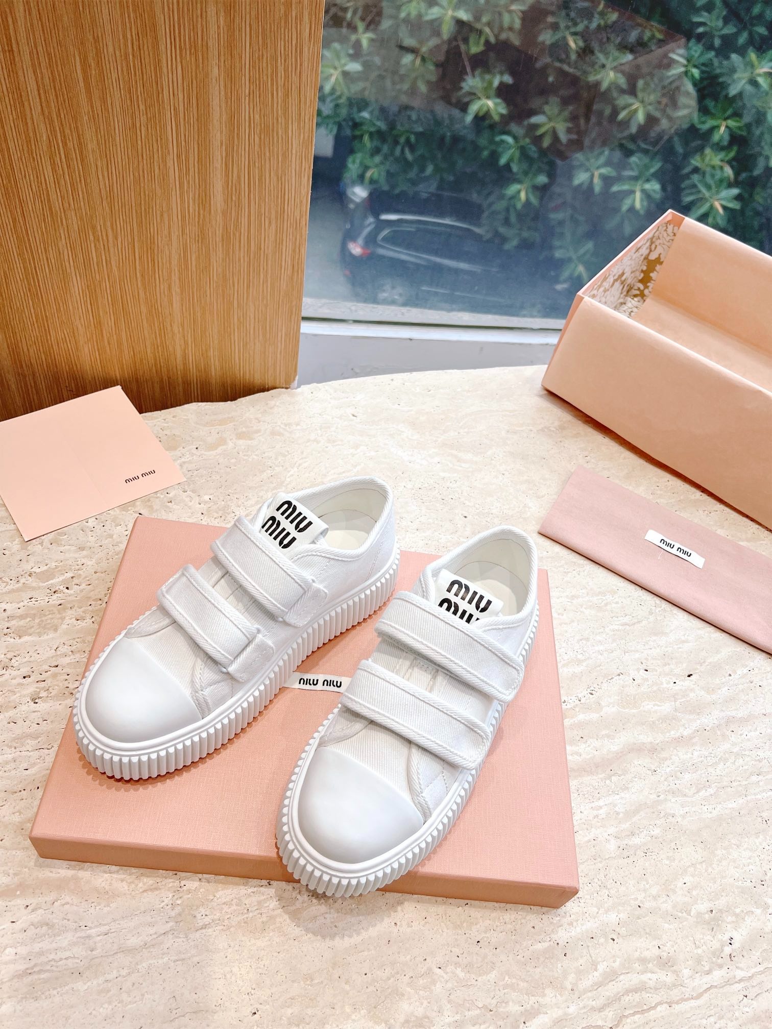 미우미우 25 봄 벨크로 통굽 신발