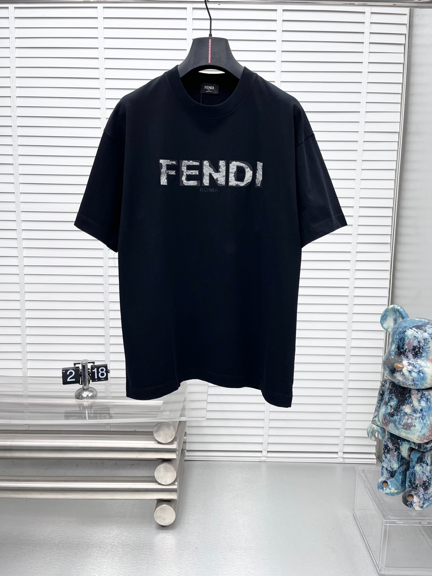 펜디 2025 최신 지퍼 프린트 티셔츠