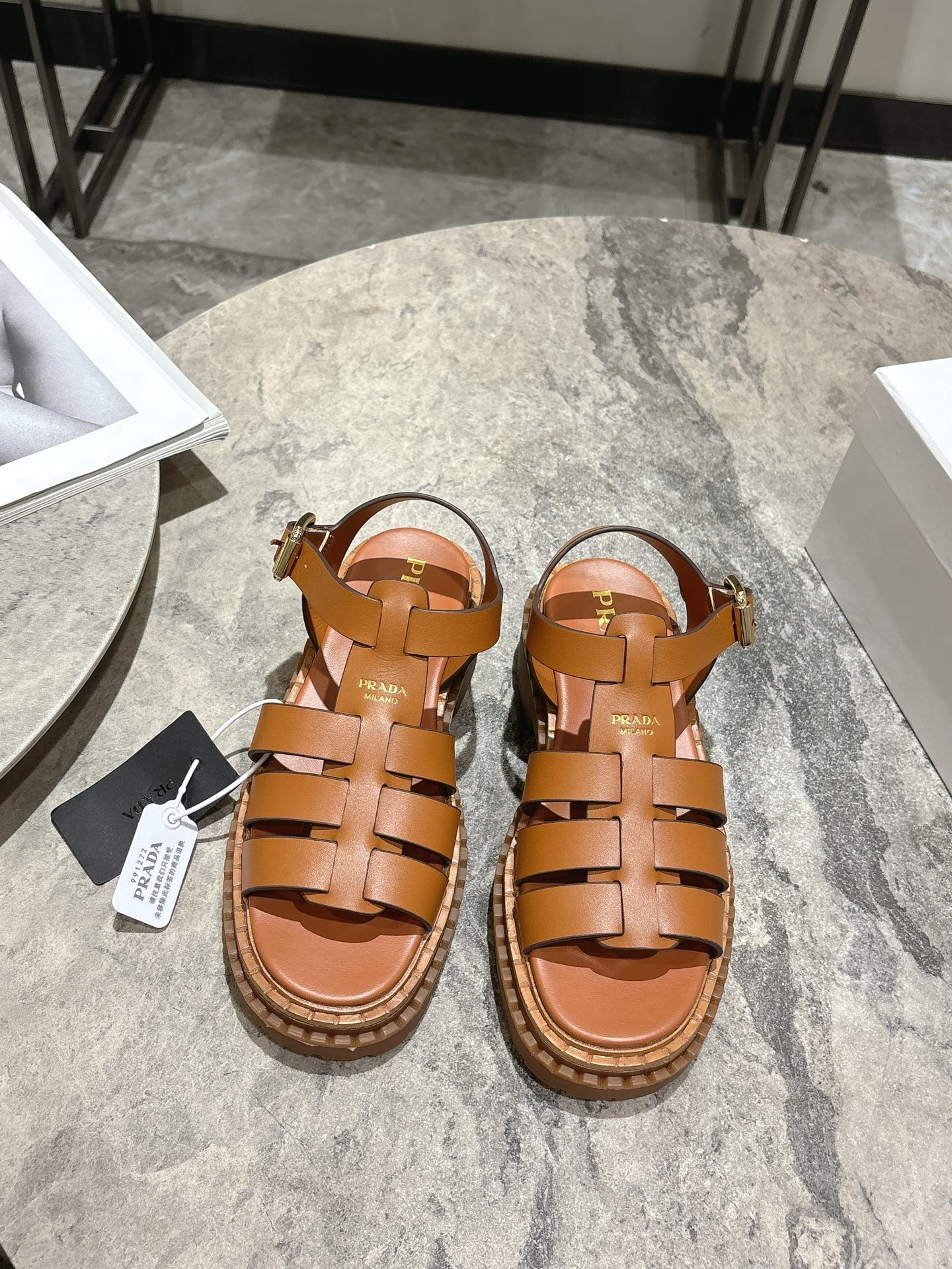 프라다 25ss 로마 메쉬 샌들