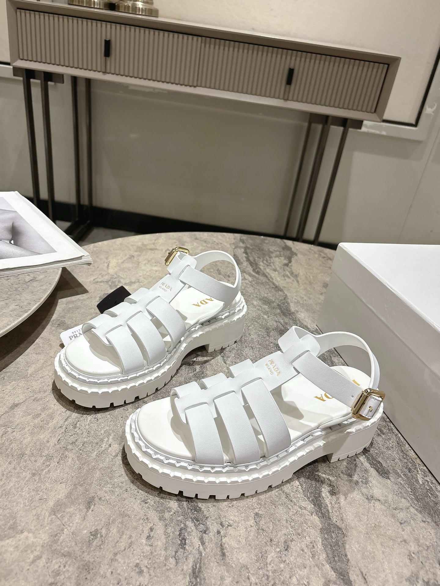 프라다 25ss 로마 메쉬 샌들