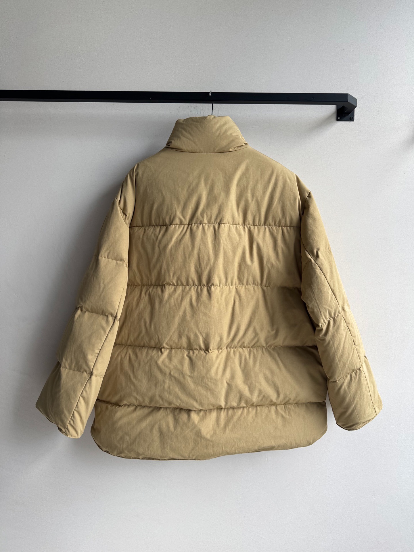 프라다 2025 신상 하이넥 야상 점퍼