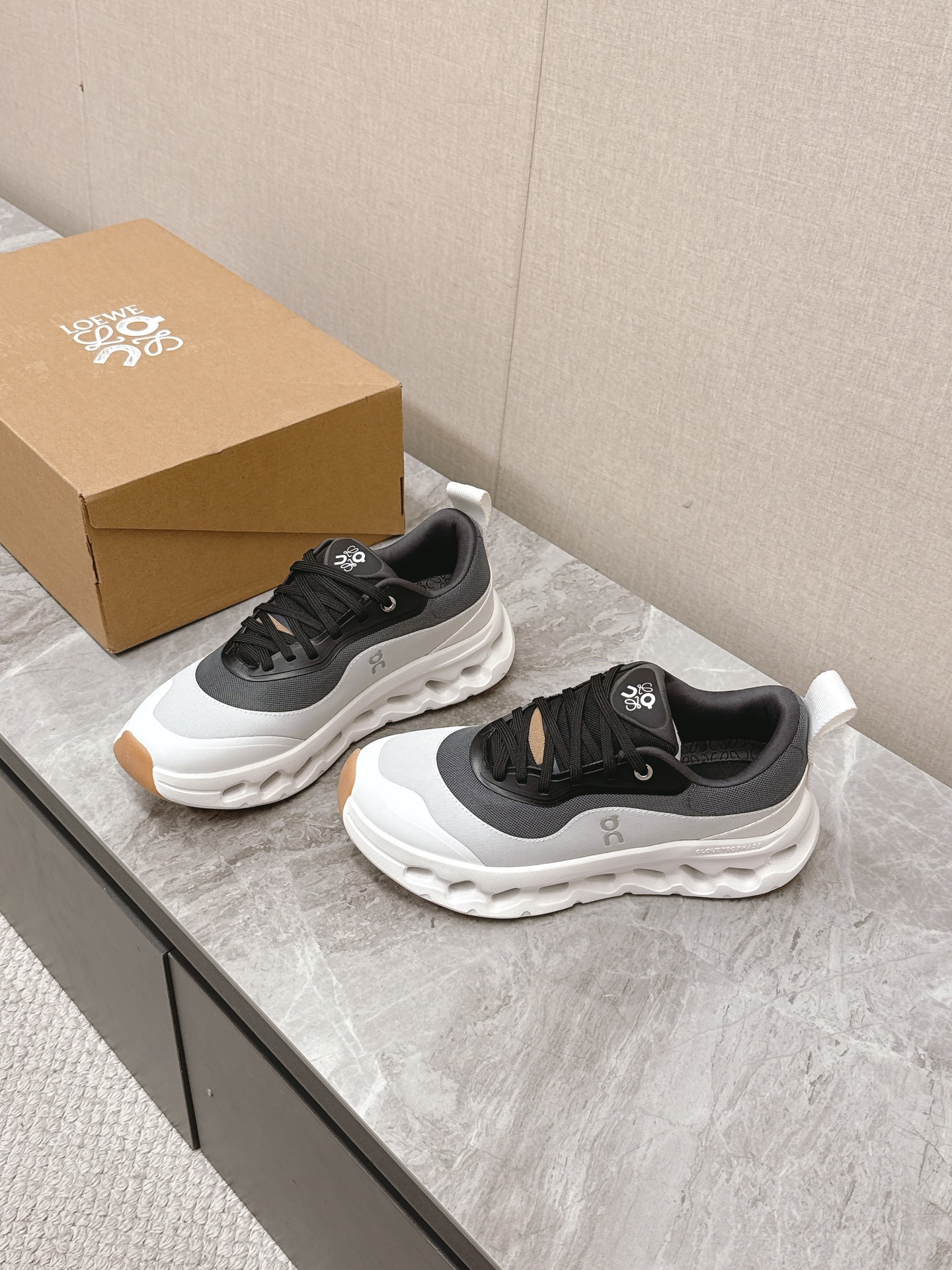 로에베 신상 런닝화