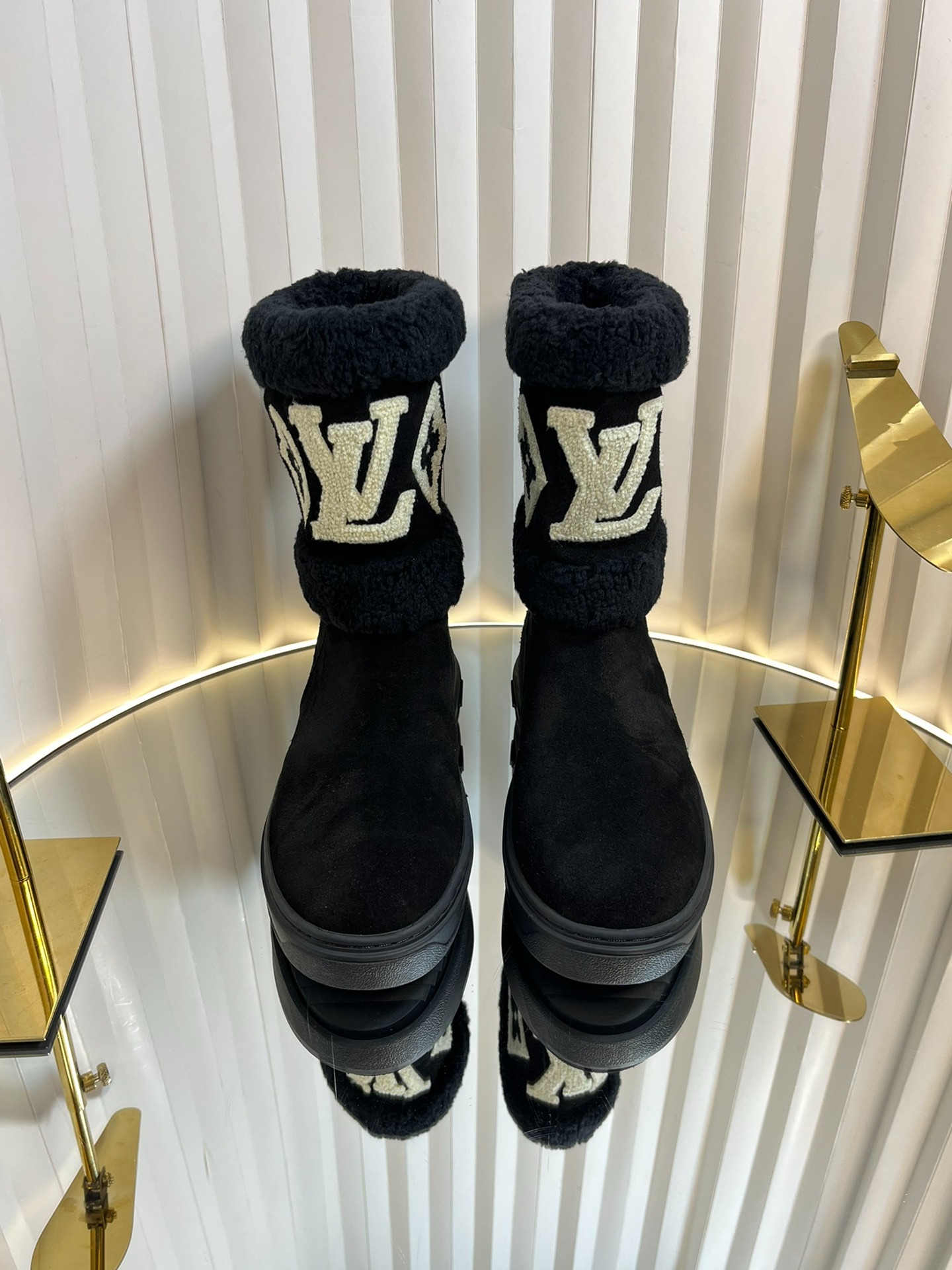 루이비통 신상 양털 앵클부츠
