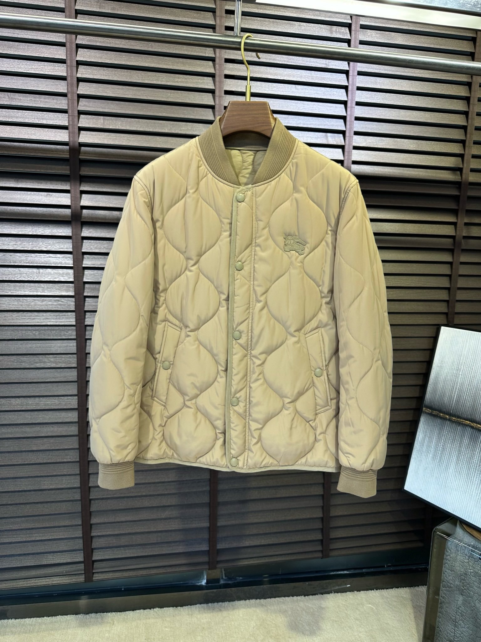 버버리 2025 신상 야구넥 패딩 점퍼