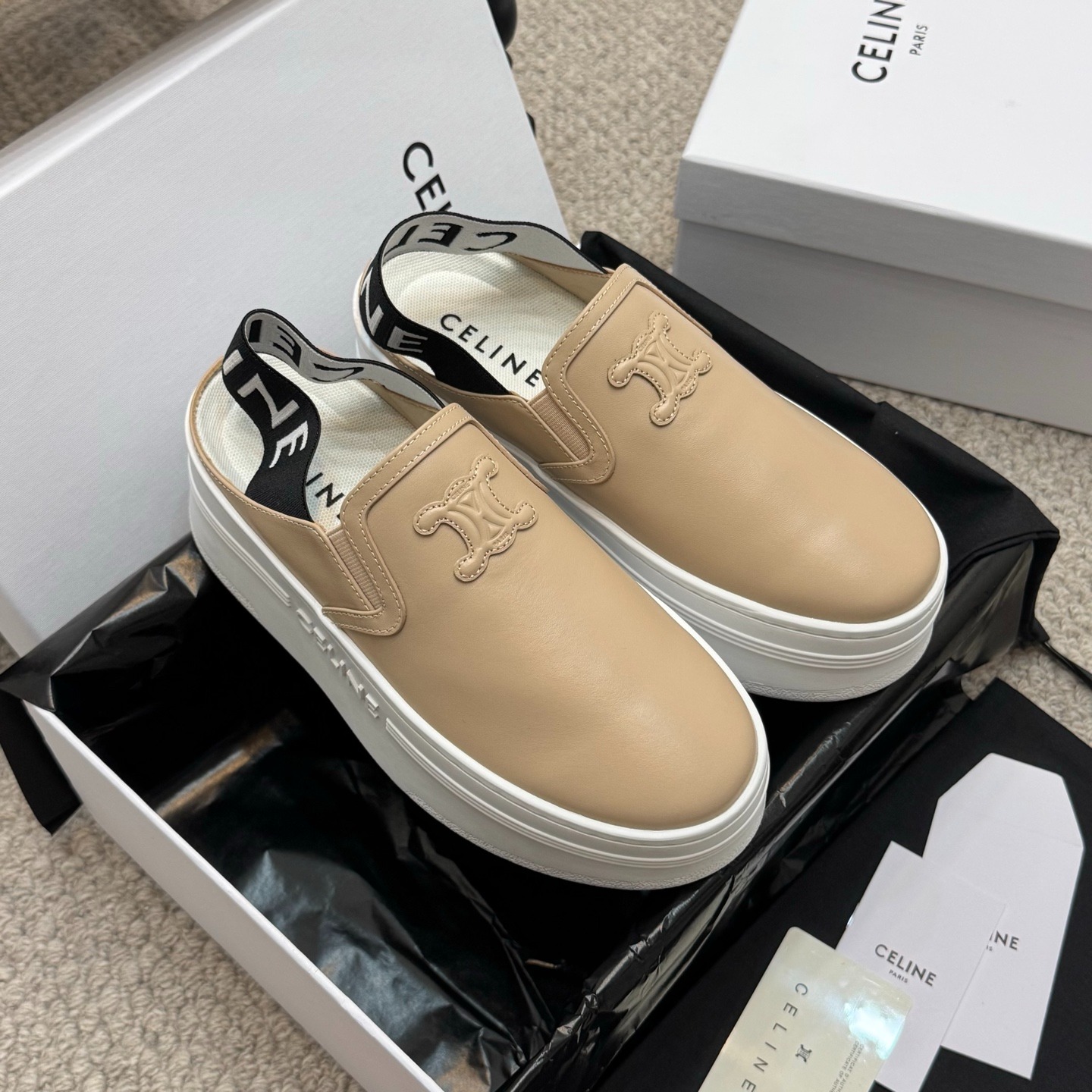 셀린느 25ss 봄여름 신상 세미슬리퍼