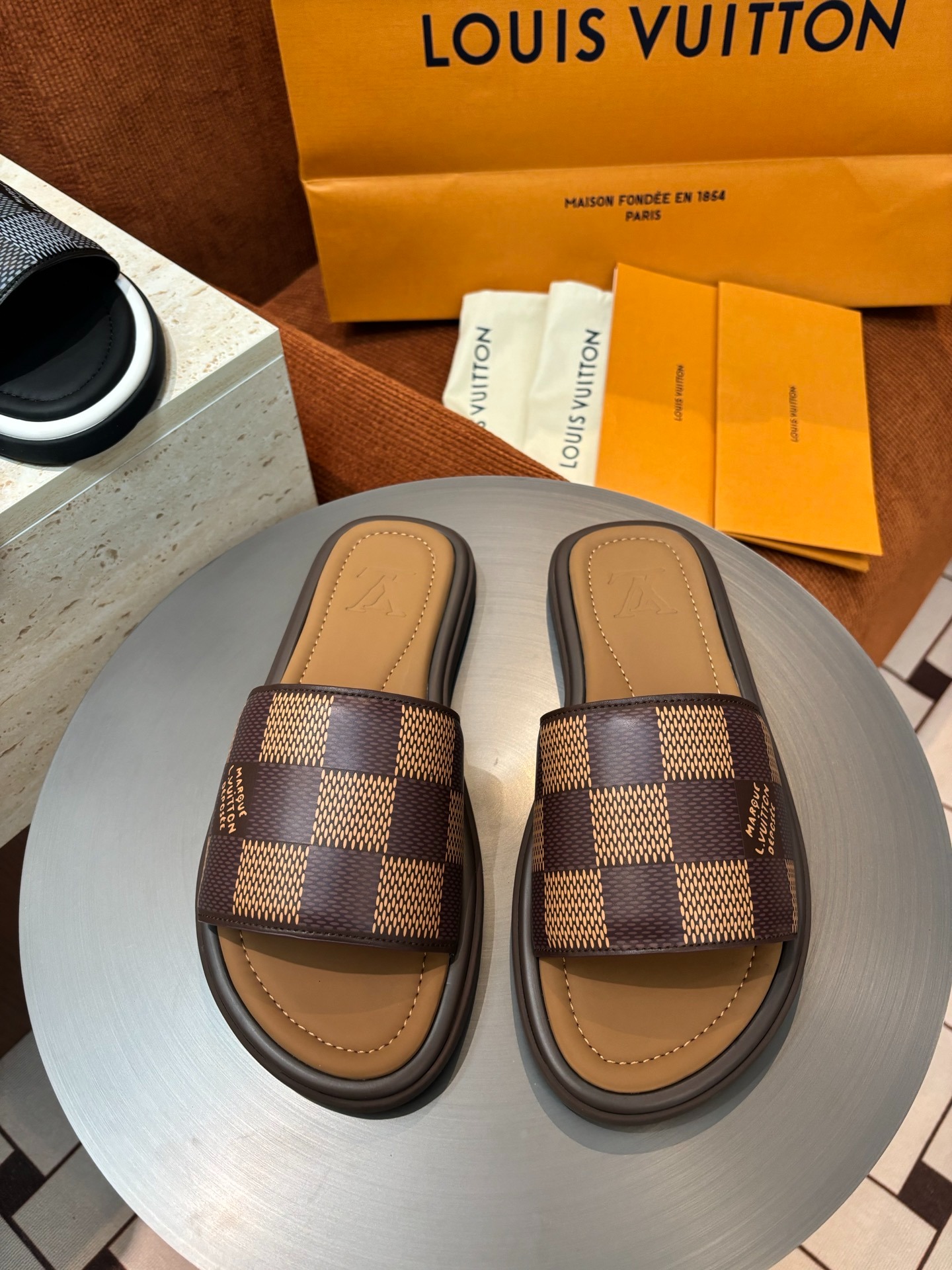 루이비통 오아시스 슬리퍼