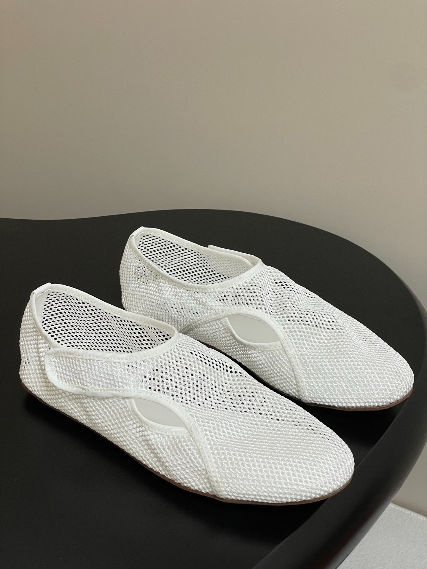 알라이아 에어메쉬 조리 플랫 슬리퍼