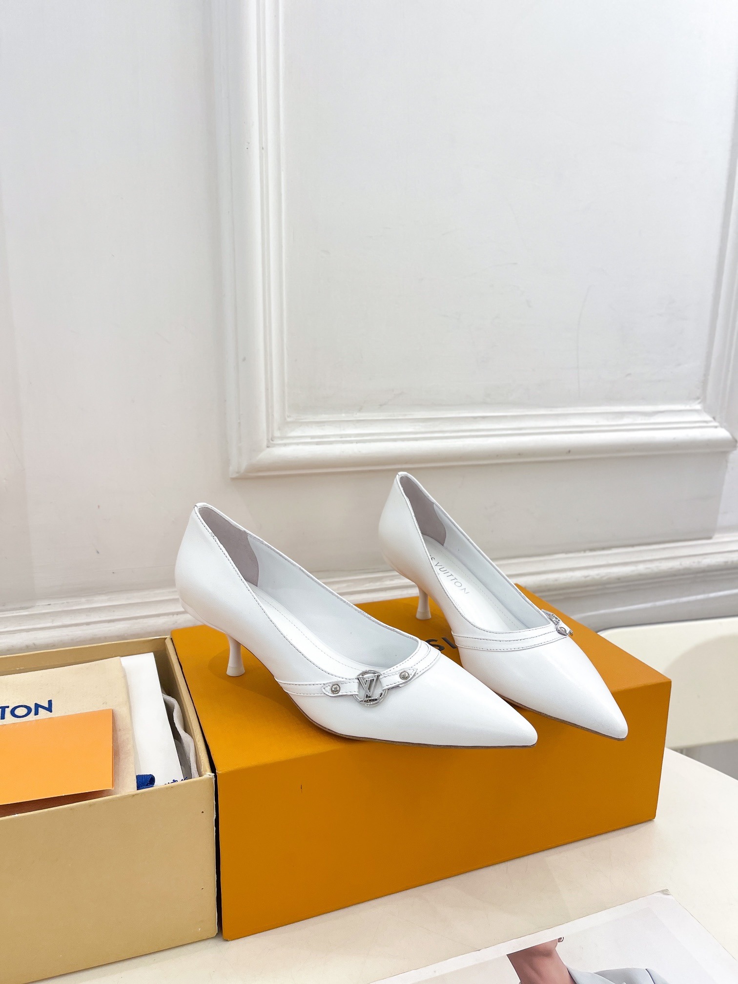 루이비통 25 뉴 프리미엄 키높이 단화 하드탑