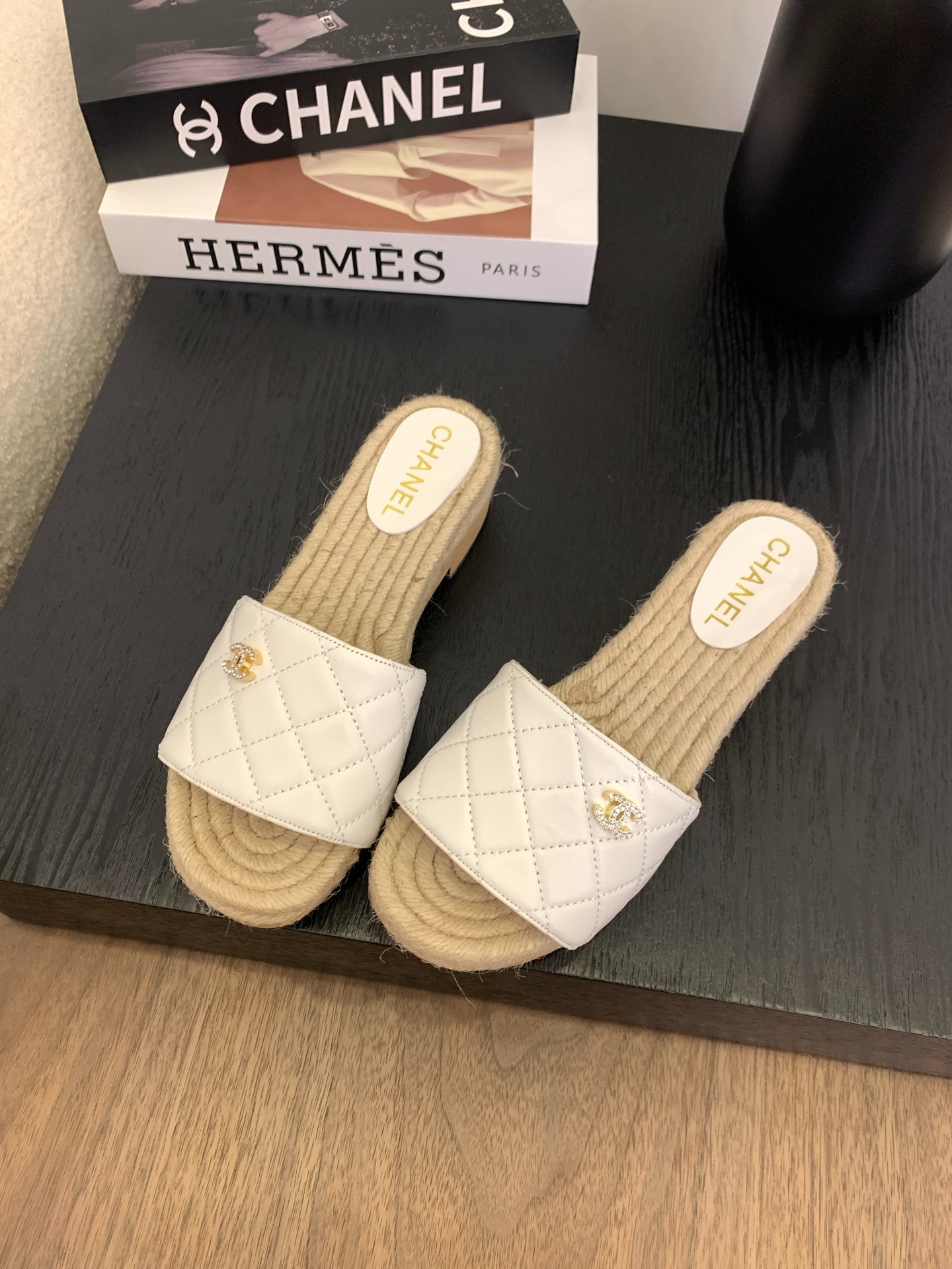 샤넬 25 신상 통굽 슬리퍼