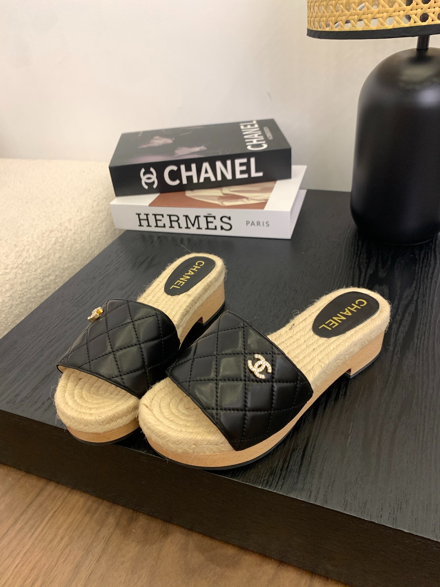 샤넬 25 신상 통굽 슬리퍼