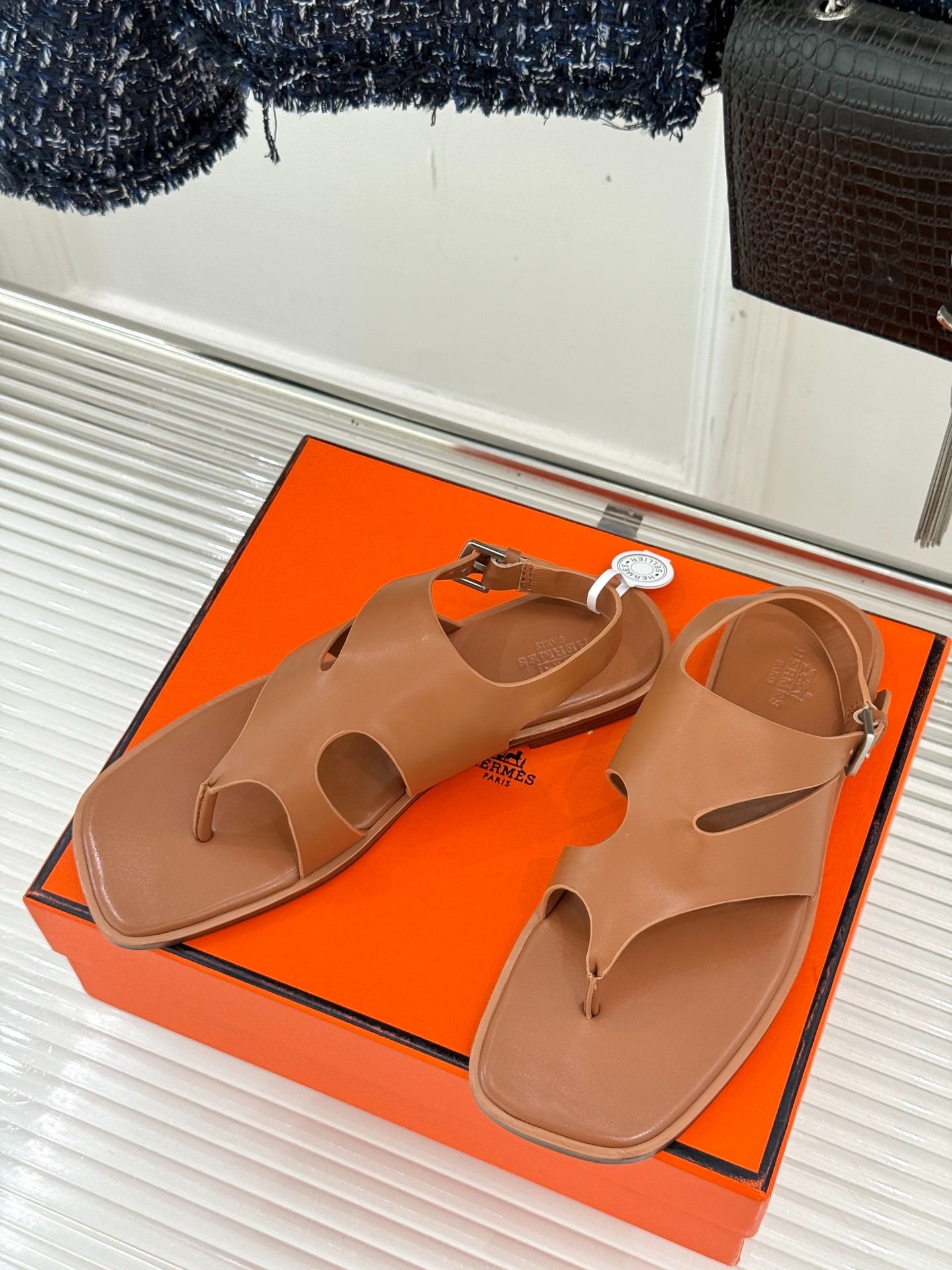 에르메스 25WF 봄여름 신상 카렌 샌들