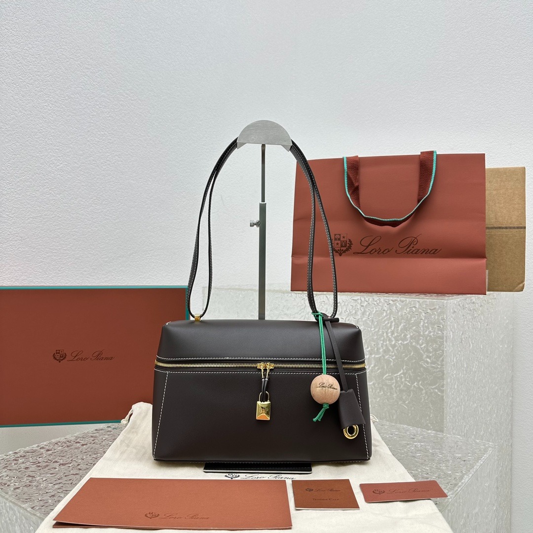 로로피아나 Extra 엑스트라 포켓 bag 27