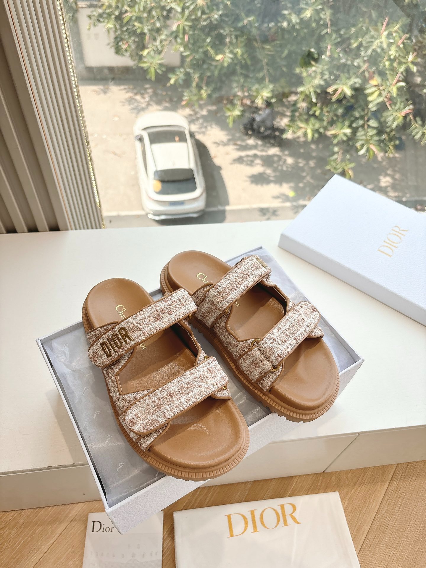 디올25 이른 봄 신상 뮬 샌들