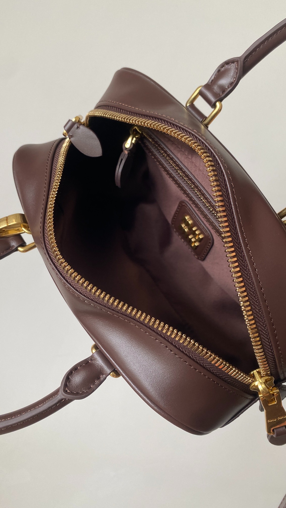 미우미우 아르카디 스몰 핸드백