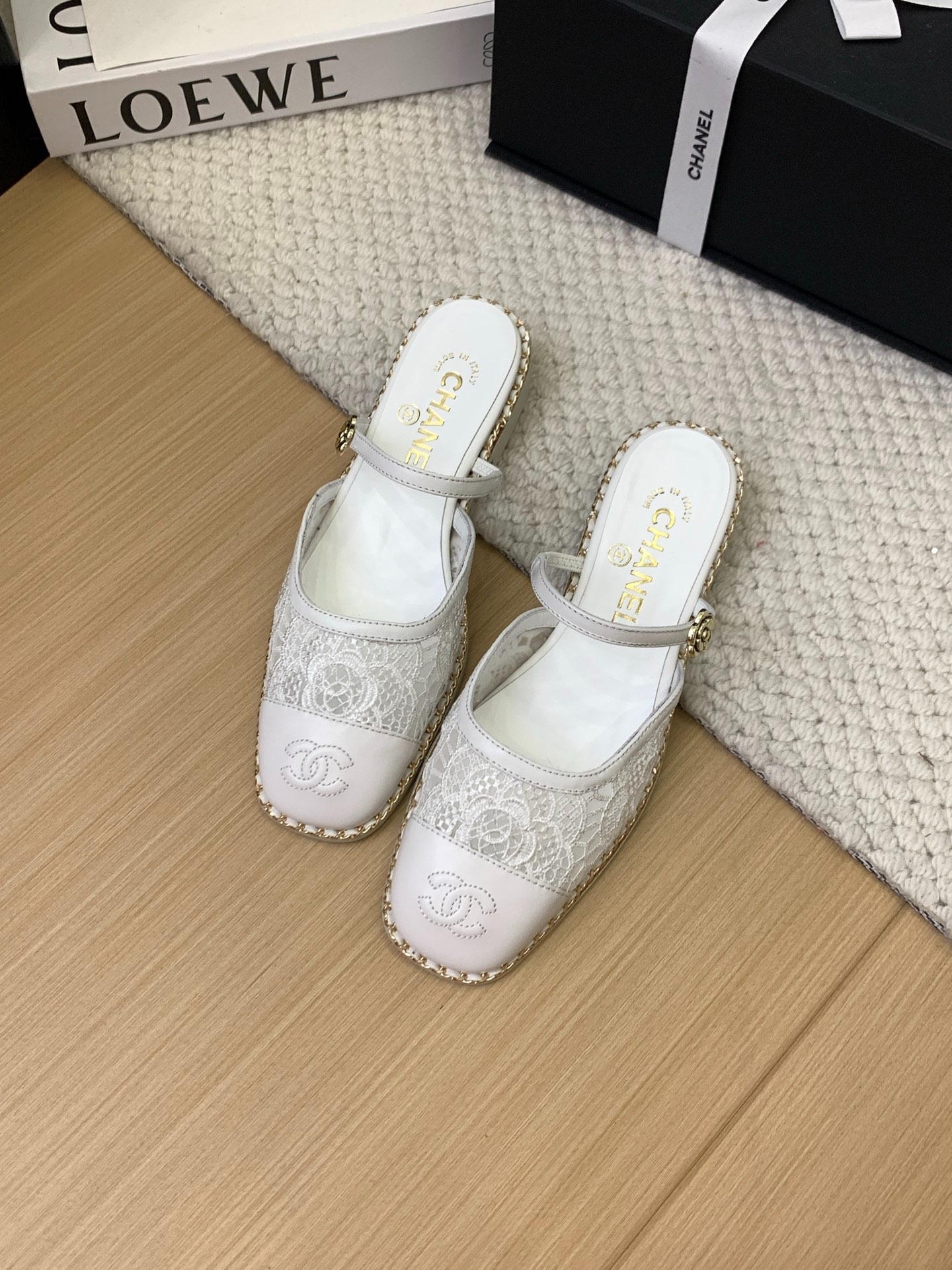 샤넬 25 신상 플랫 체인 슬리퍼