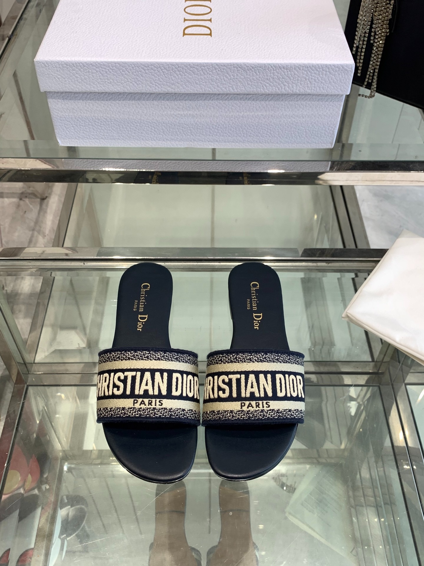 디올 자수 레터링 슬리퍼
