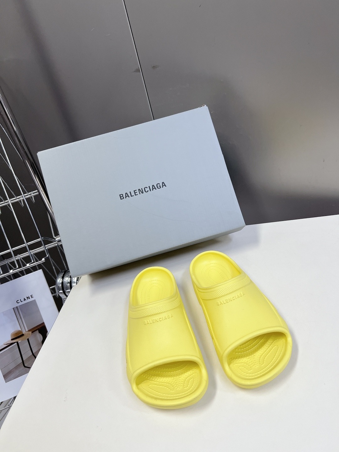 발렌시아가 봄여름 커플 슬리퍼