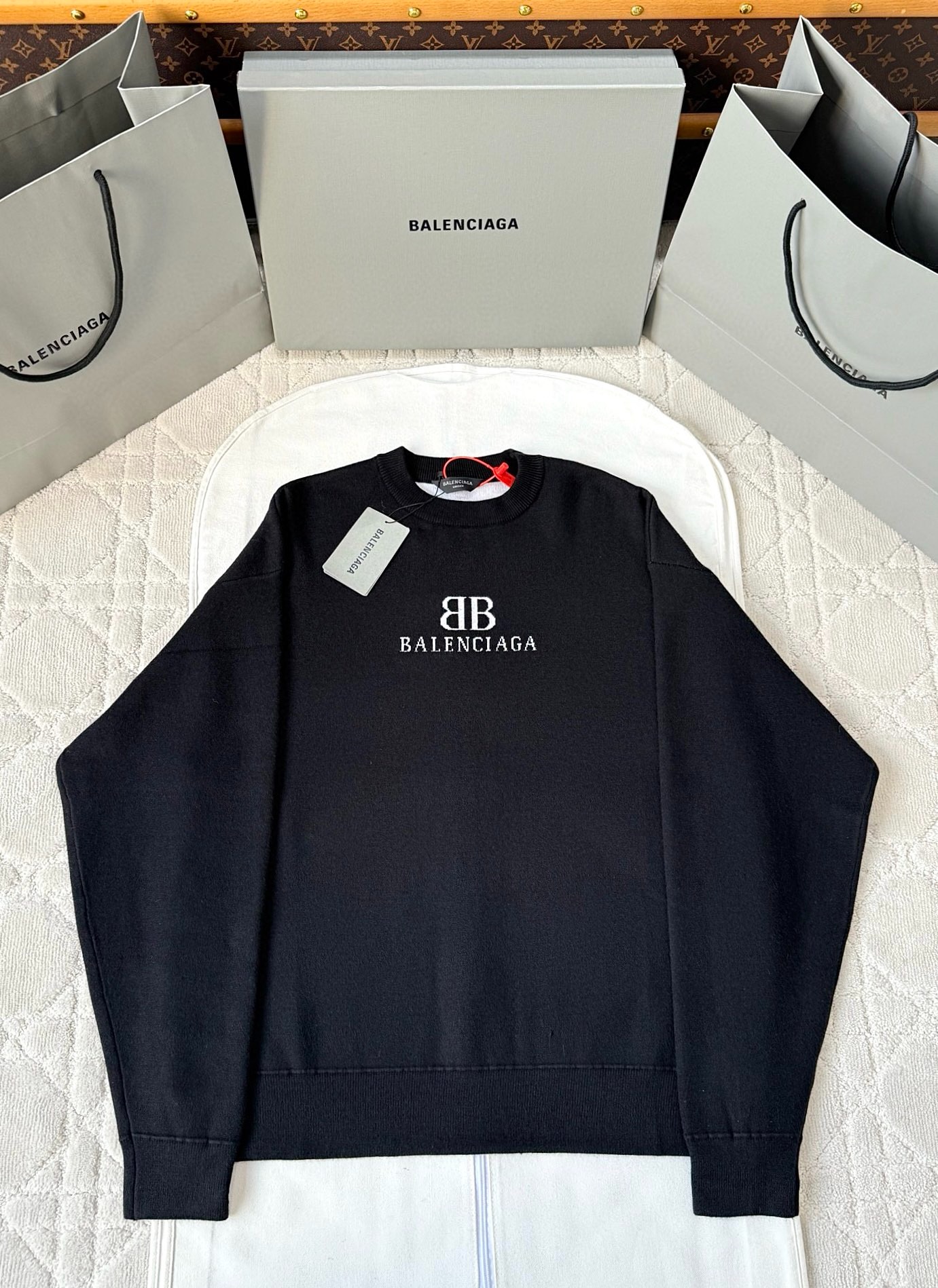 발렌시아가 25FW BB자카드 라운드 니트