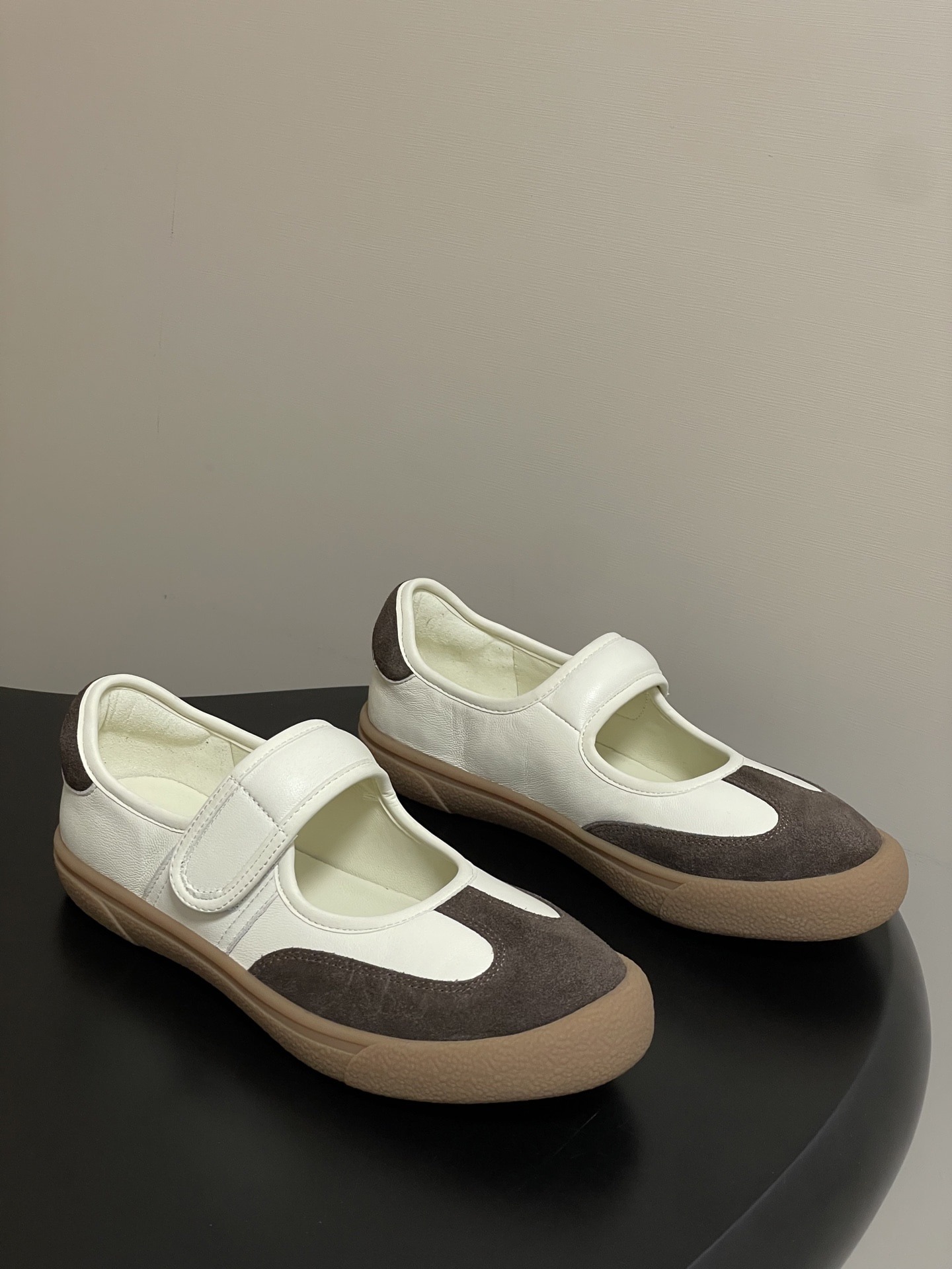 더로우 25 신상 벨크로 플랫슈즈