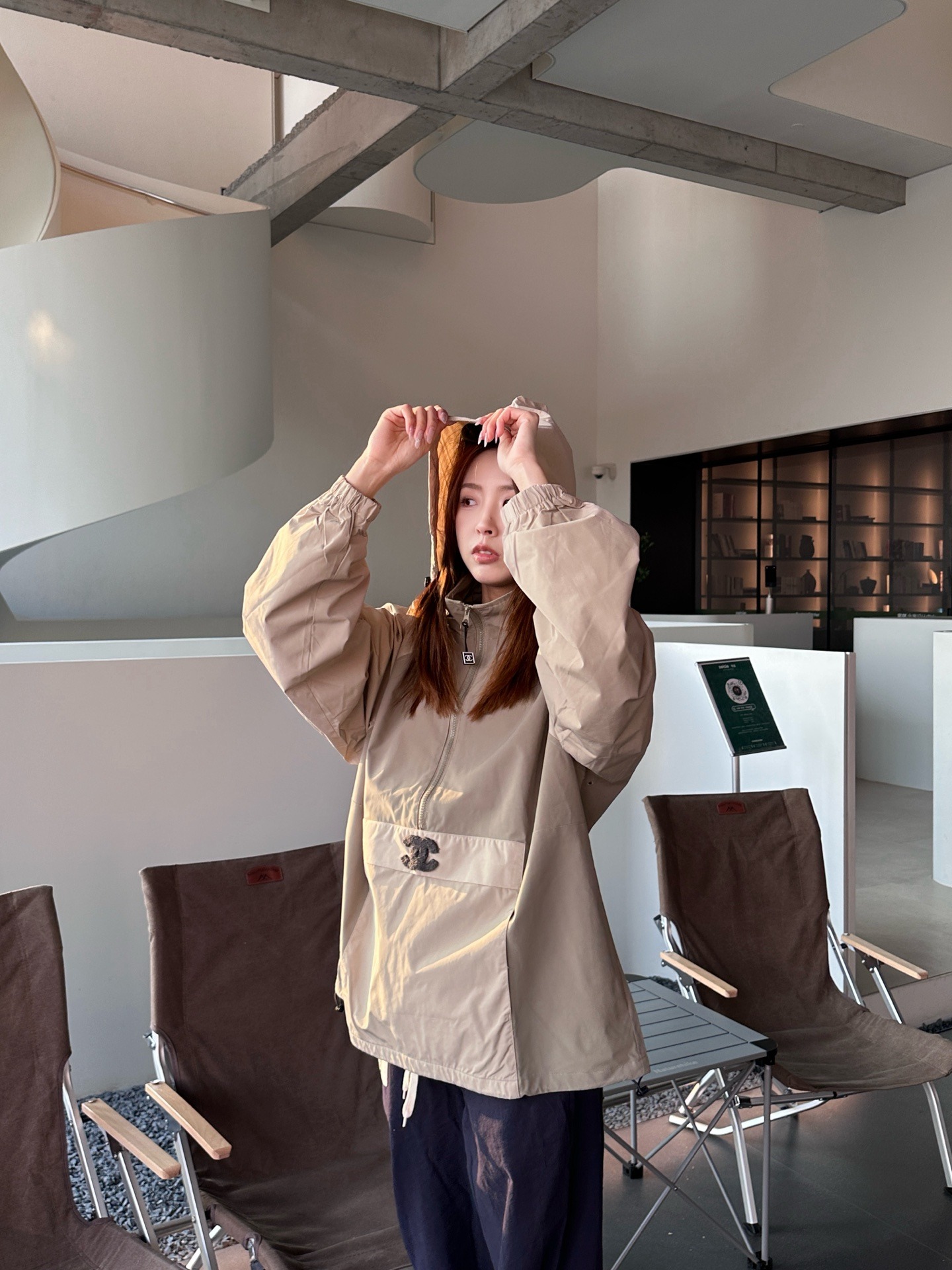 샤넬 체인 반집업 바람막이