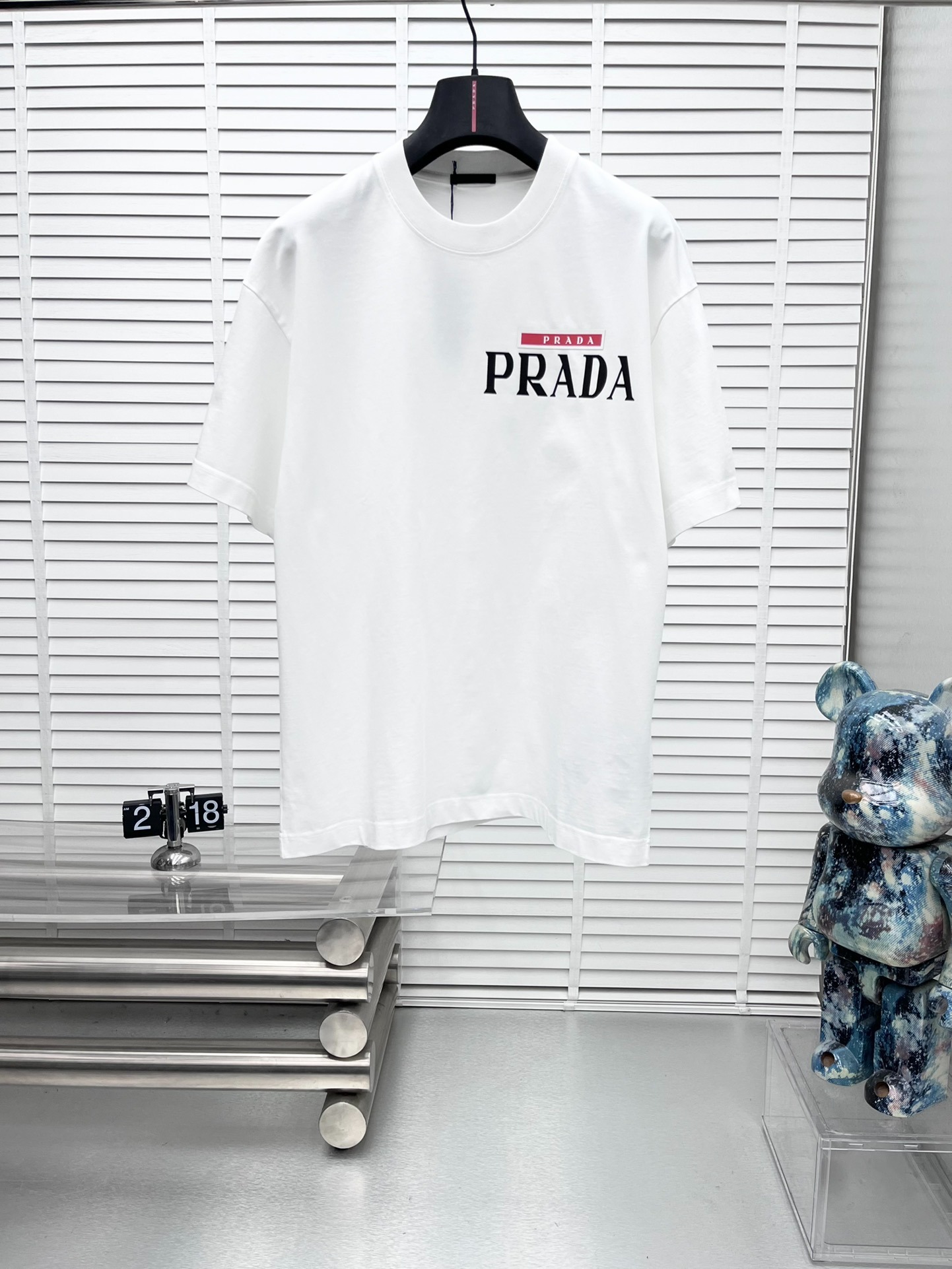프라다 2025 최신 와펜 티셔츠