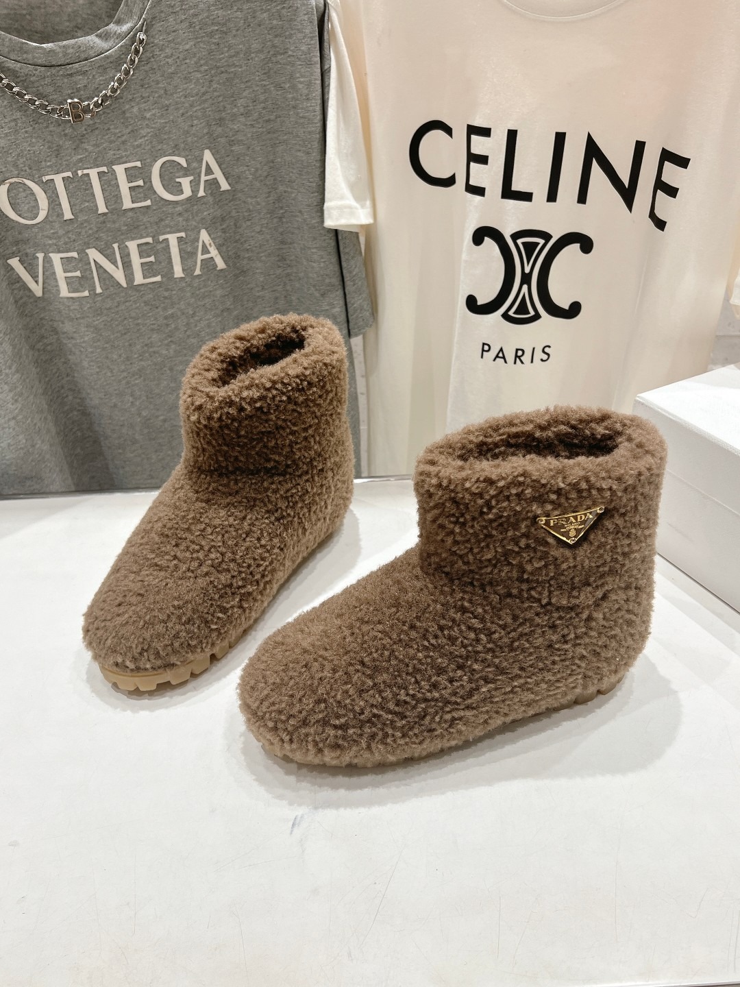 프라다 25ss 신상 스노우부츠 앵클 털부츠