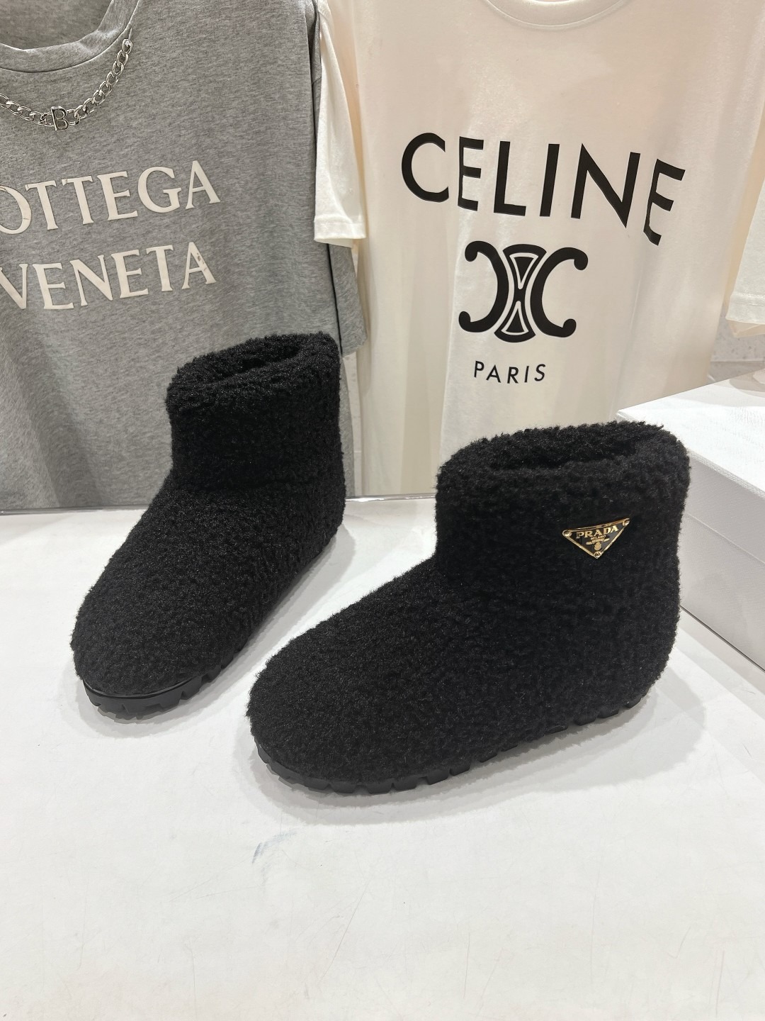 프라다 25ss 신상 스노우부츠 앵클 털부츠