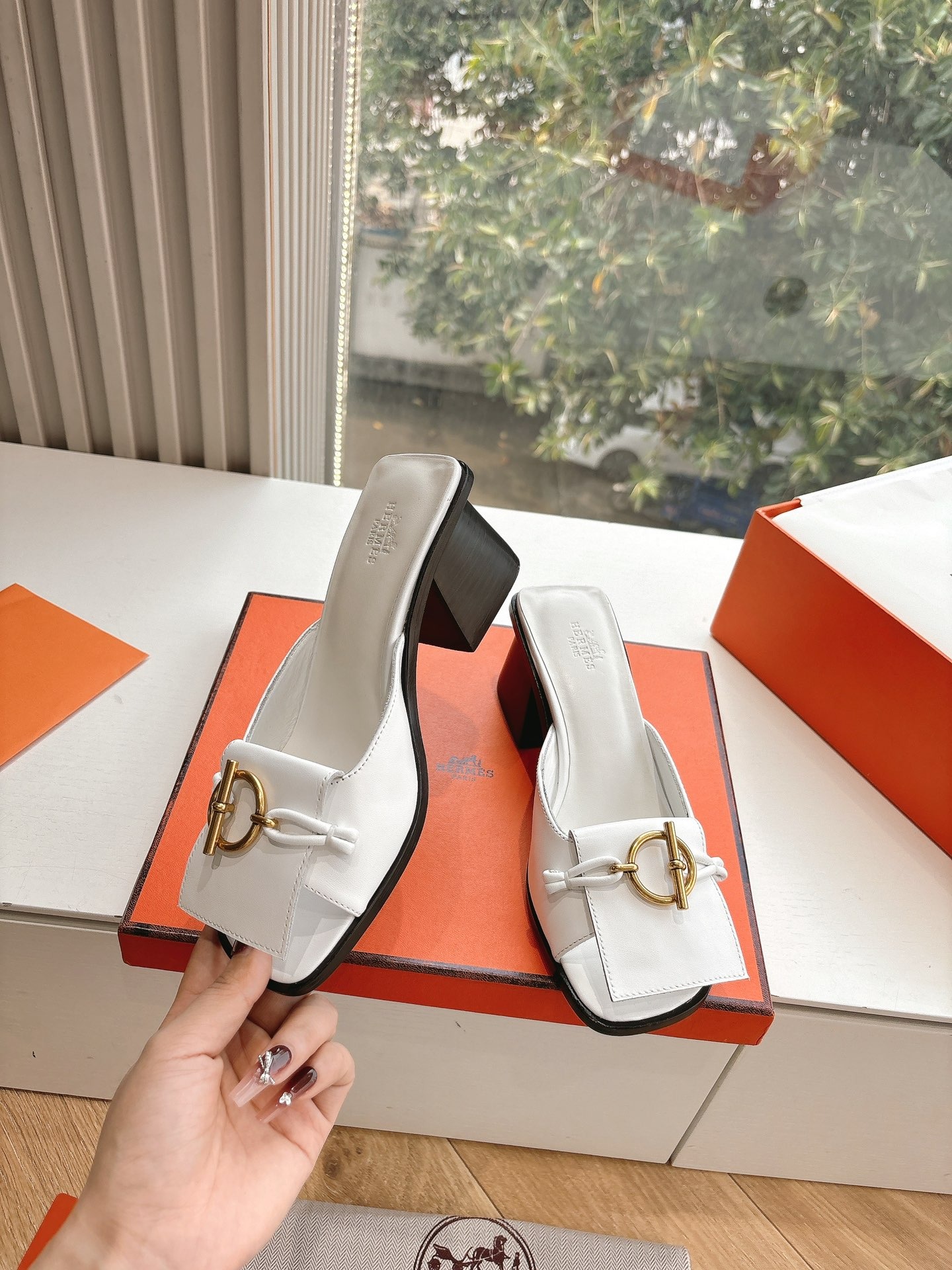 에르메스 봄여름 최신 조리 슬리퍼