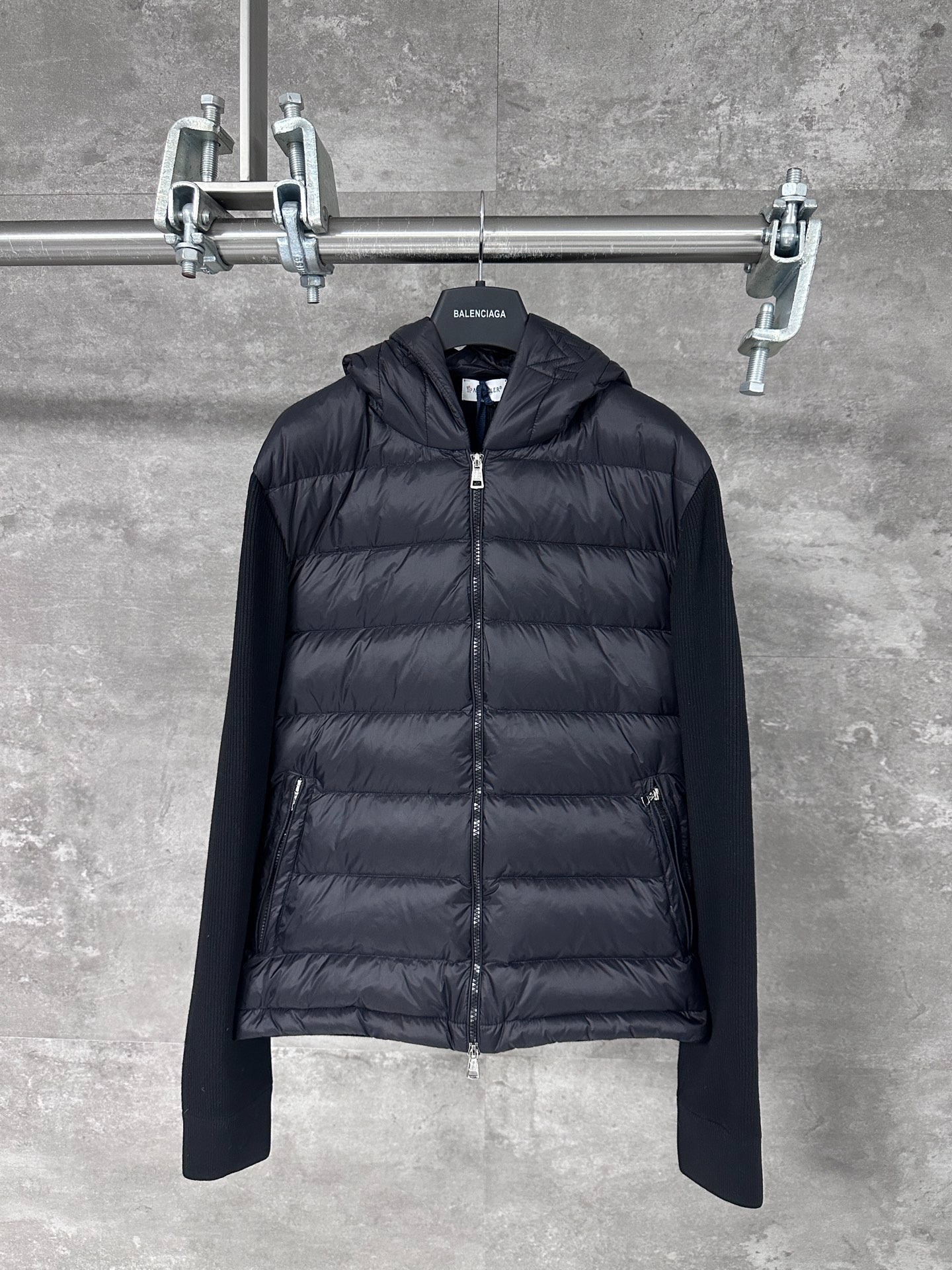 몽클레어 신상 후드자수 집업