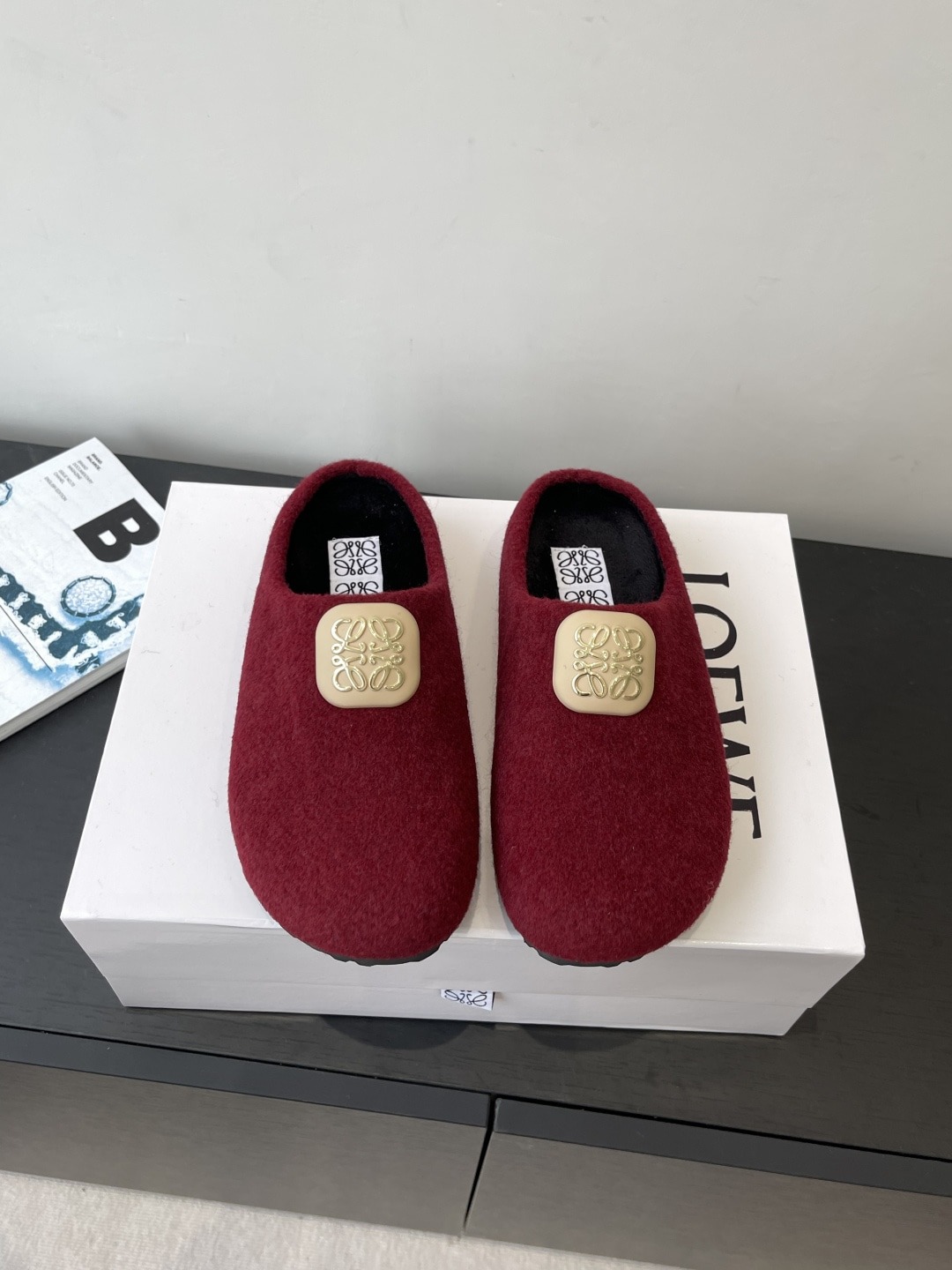 로에베 25ss 신상 발칸 세미슬리퍼