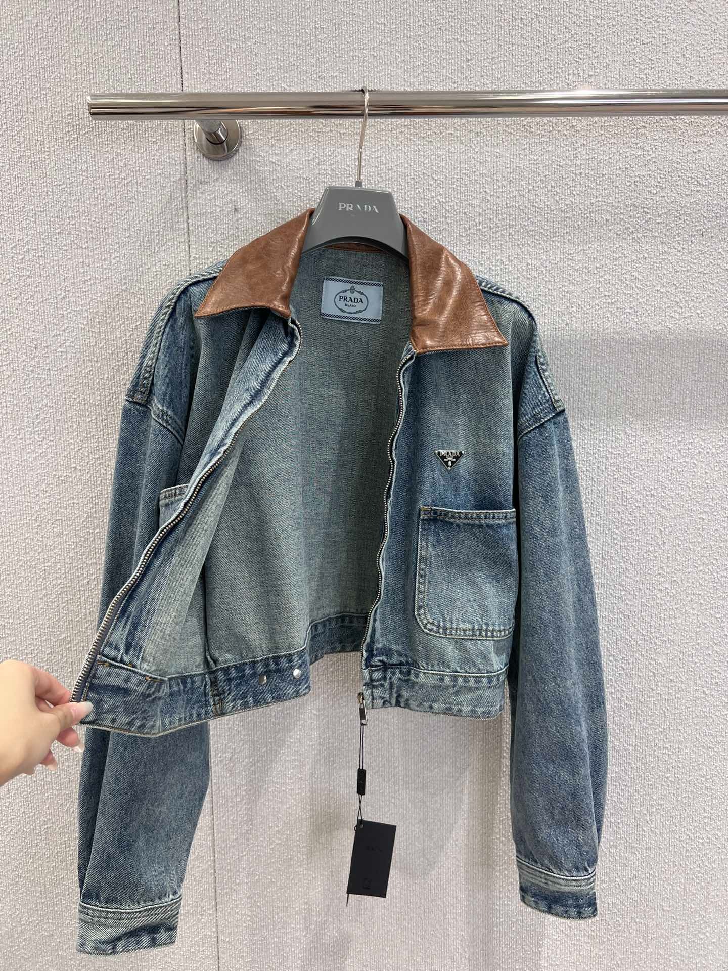 프라다 25Fw 신상 가죽 숏 데님 점퍼