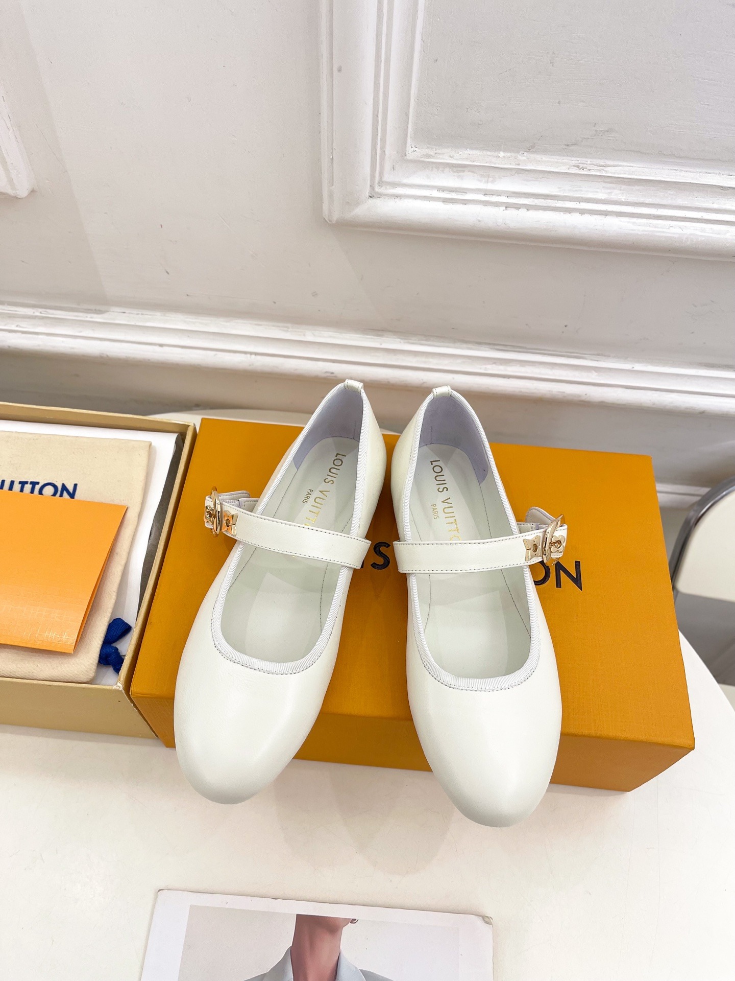 루이비통 25 뉴 무*카미 타카시 콜라보 발레화