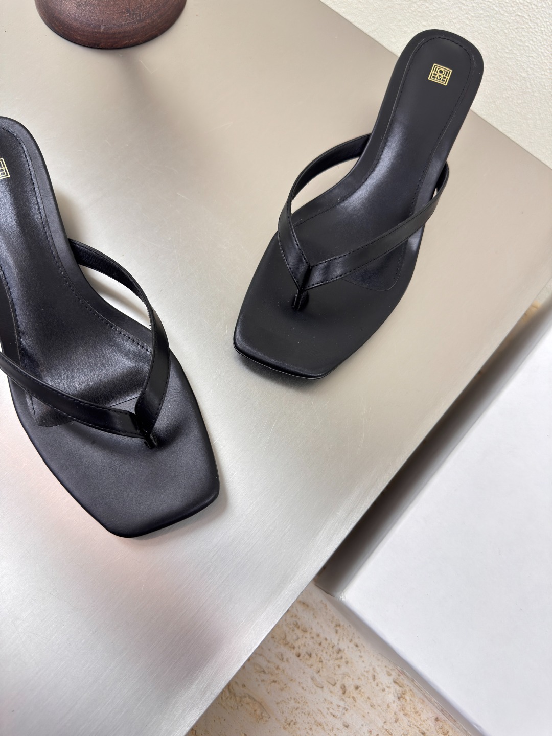 토즈 플립 플랍 힐 샌들