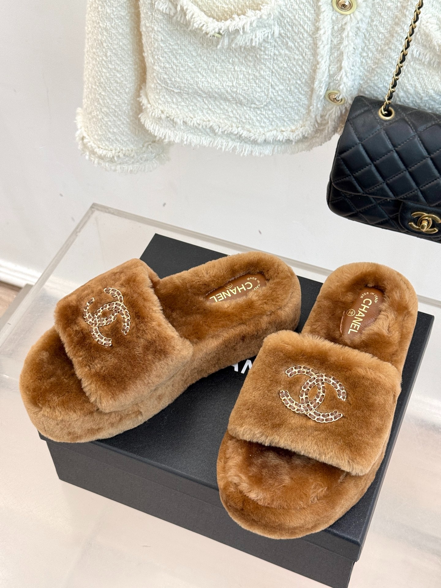 샤넬 클래식 스트랩 통굽 슬리퍼