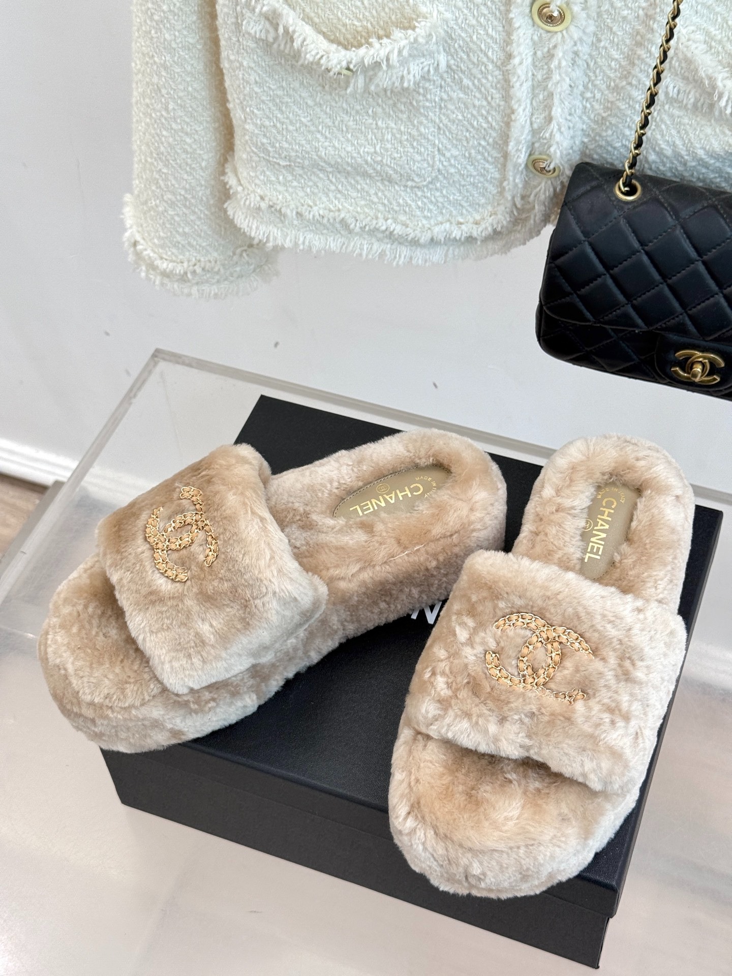 샤넬 클래식 스트랩 통굽 슬리퍼