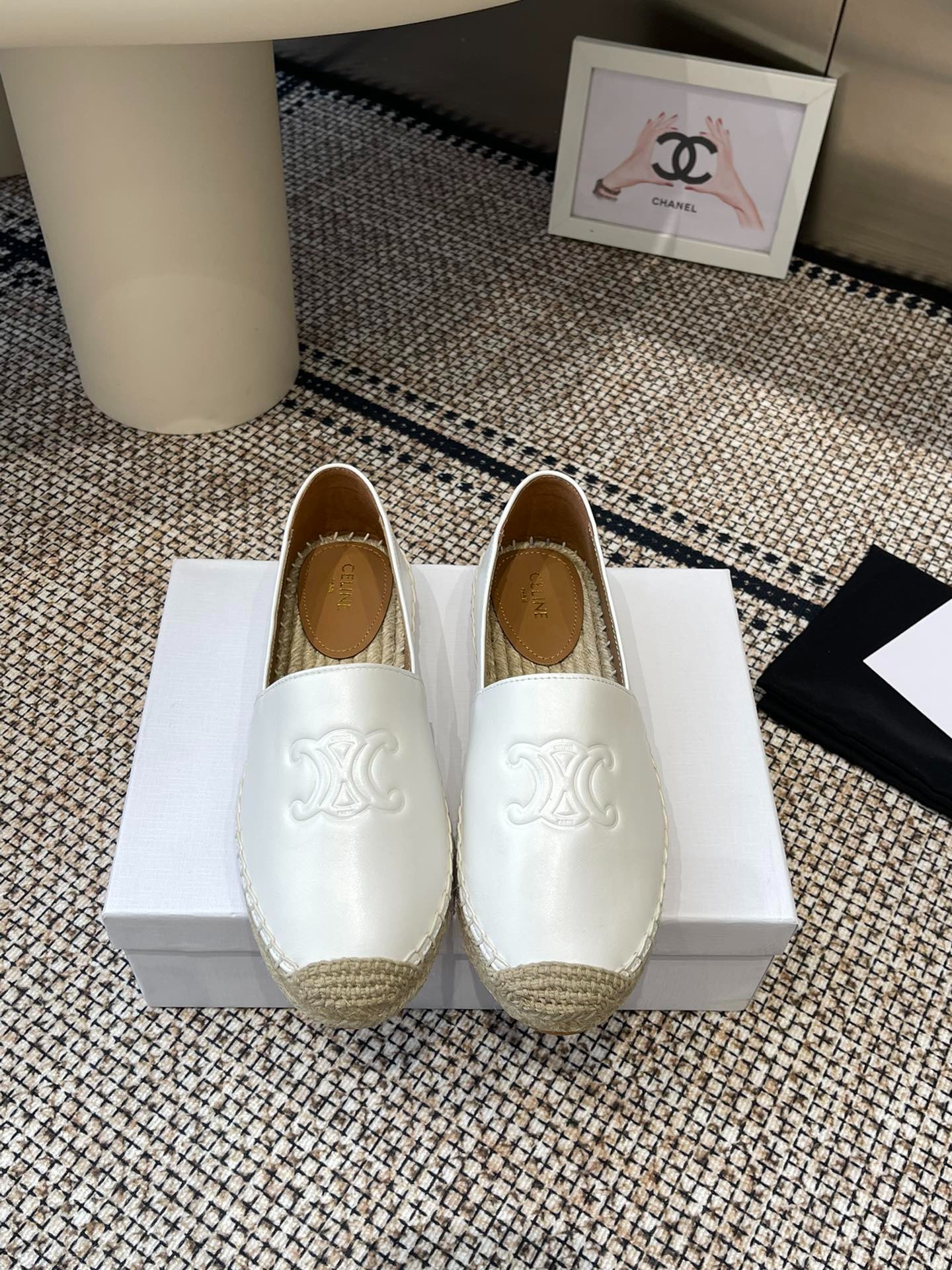 셀린느 25ss 플립플랍 뮬 슬리퍼