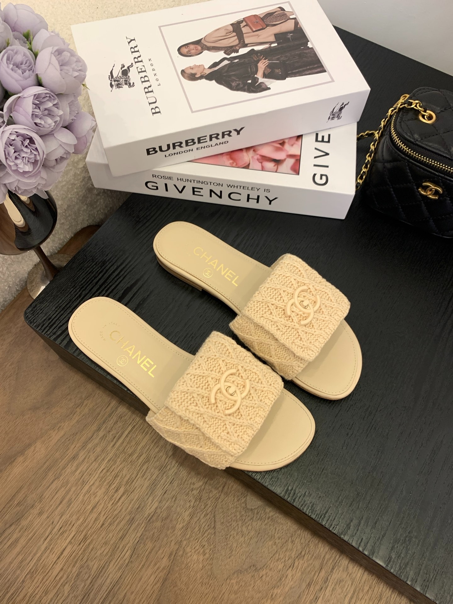 샤넬 25 신상 니트 슬리퍼