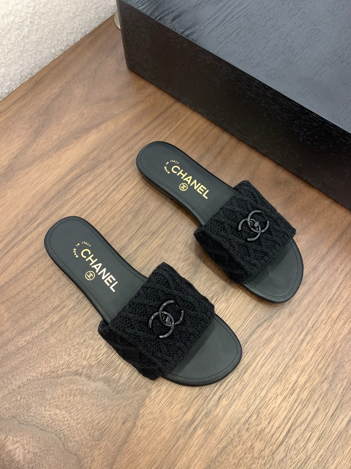 샤넬 25 신상 니트 슬리퍼