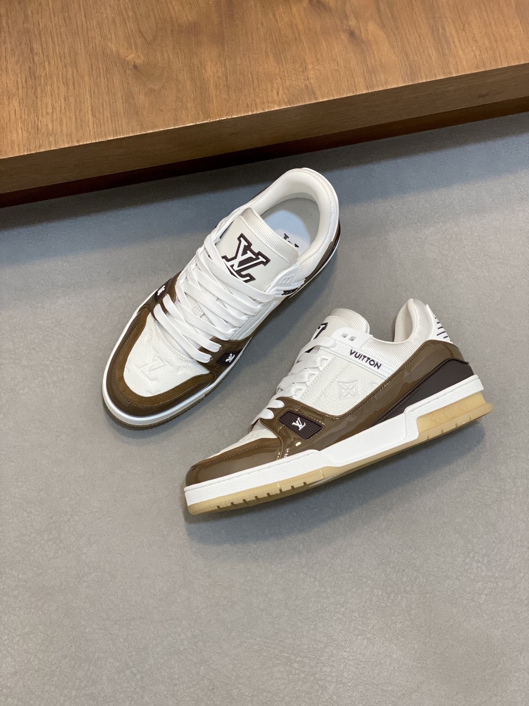 루이비통 신상 트레이너 남성 스니커즈