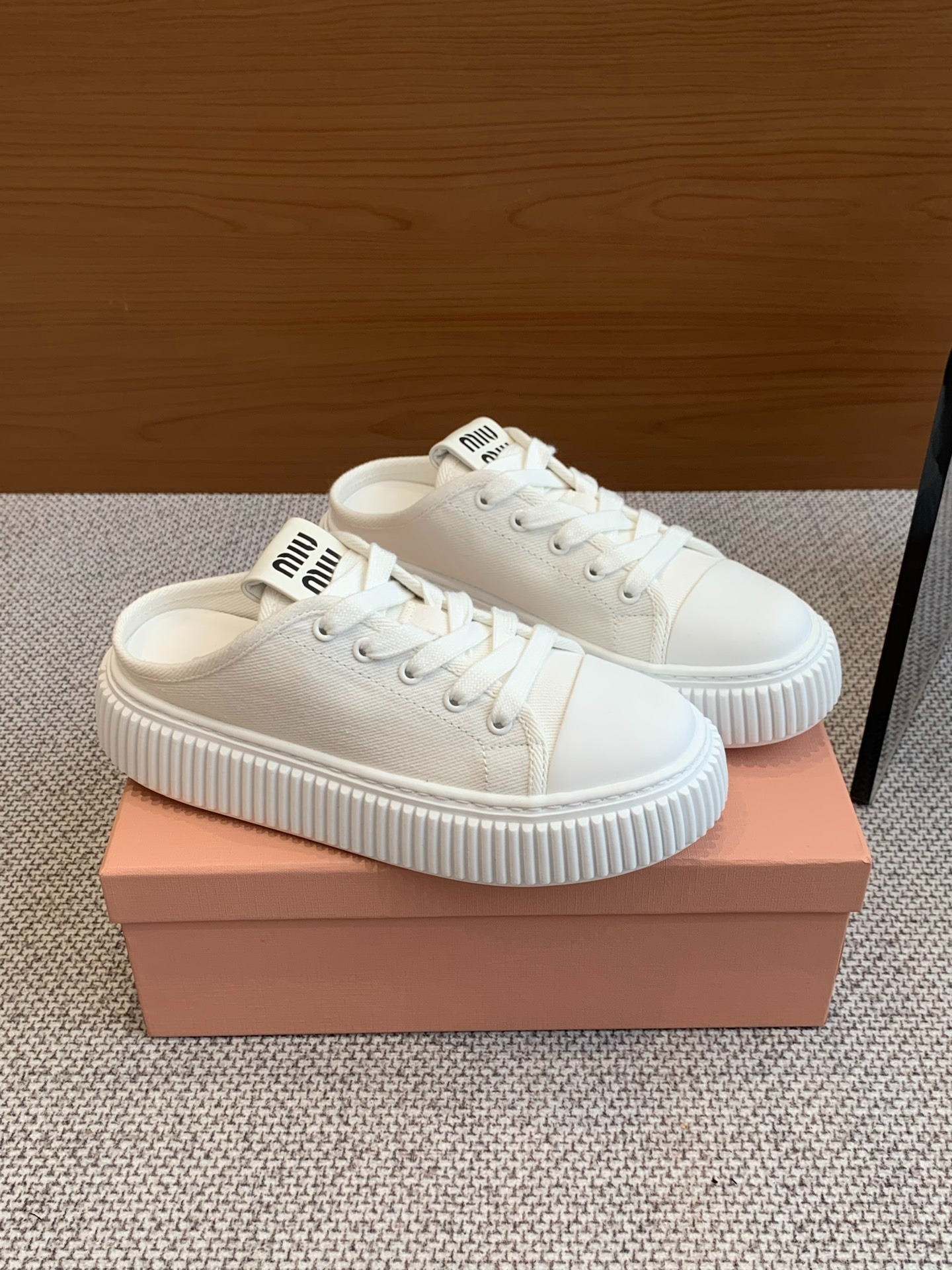 미우미우 봄여름 신상 통굽 스니커즈 프리미엄