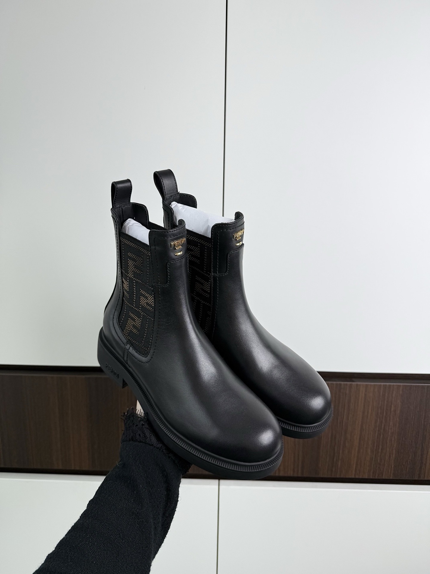 펜디 25 신상 첼시 소가죽 라이더부츠