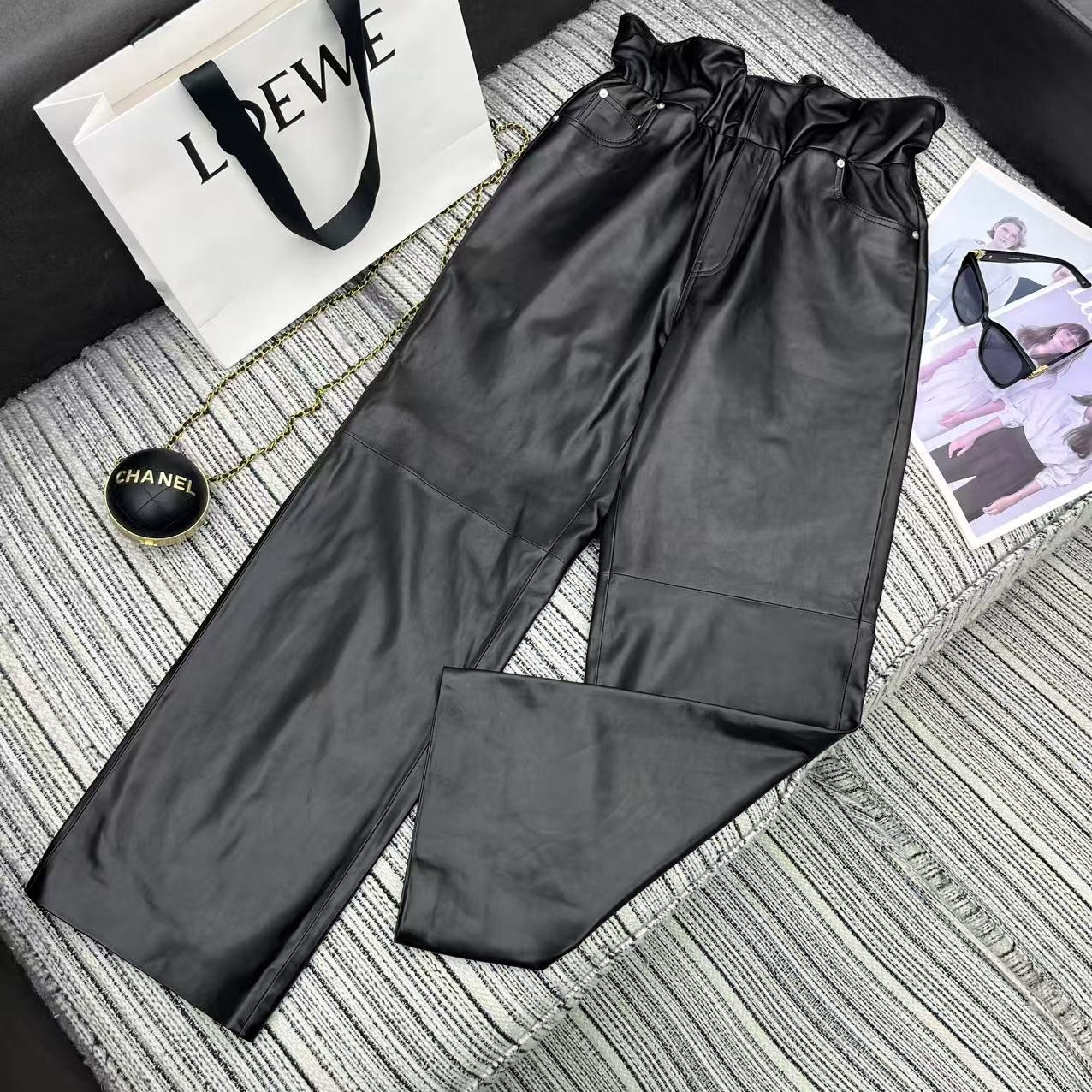 로에베 25 신상 양가죽 와이드 팬츠