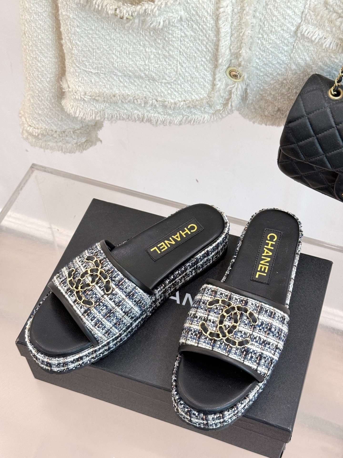 샤넬 25C 봄여름 신상 더블 C 슬리퍼