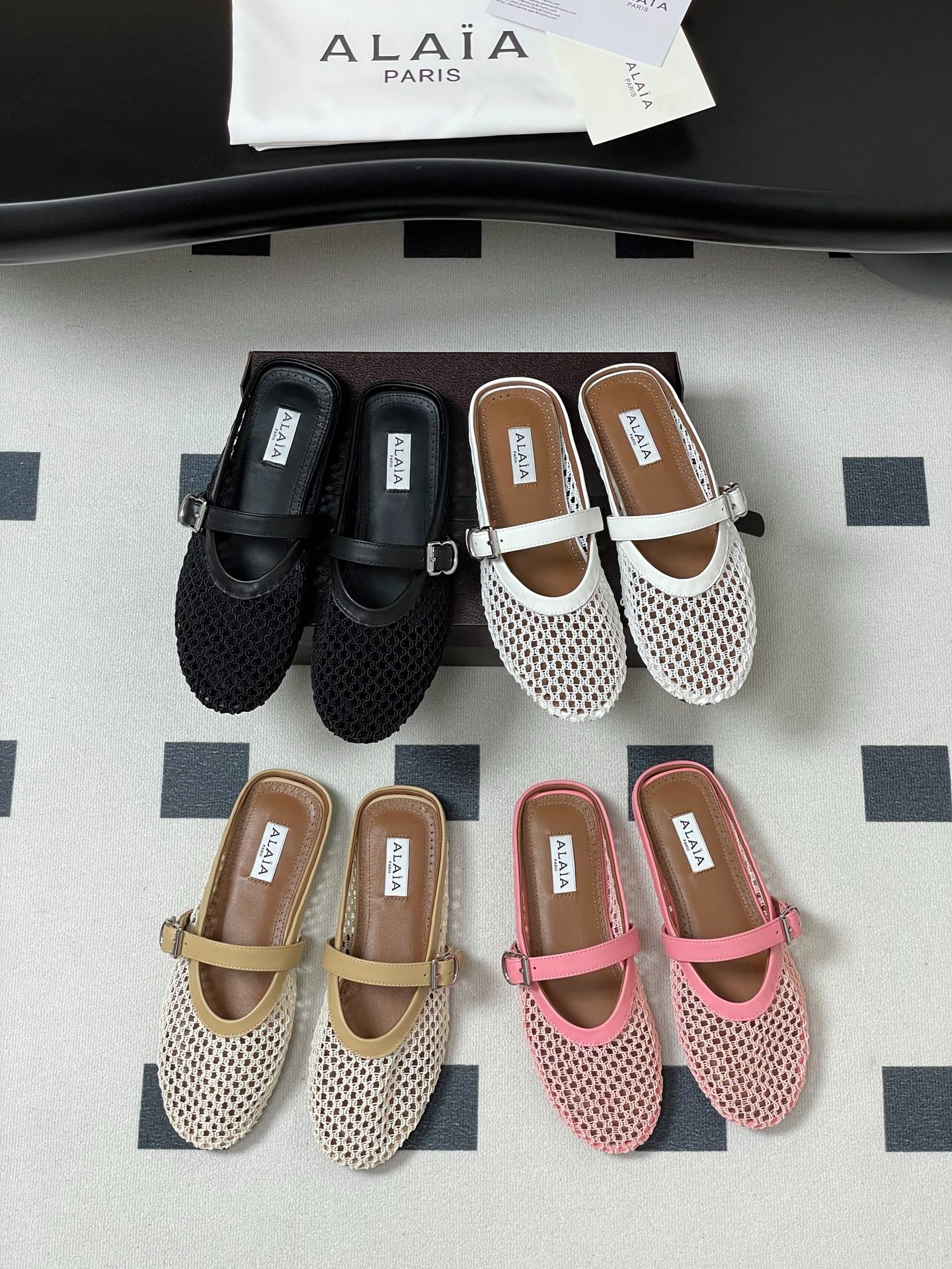 알라이아 프렌치 메쉬 플랫 슬리퍼